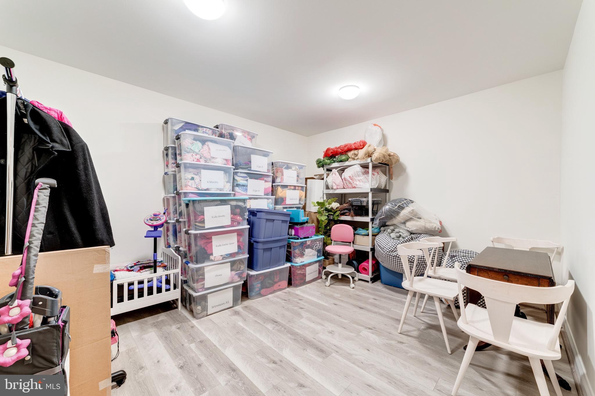 BERKSHIRE OAKWOOD - Residential