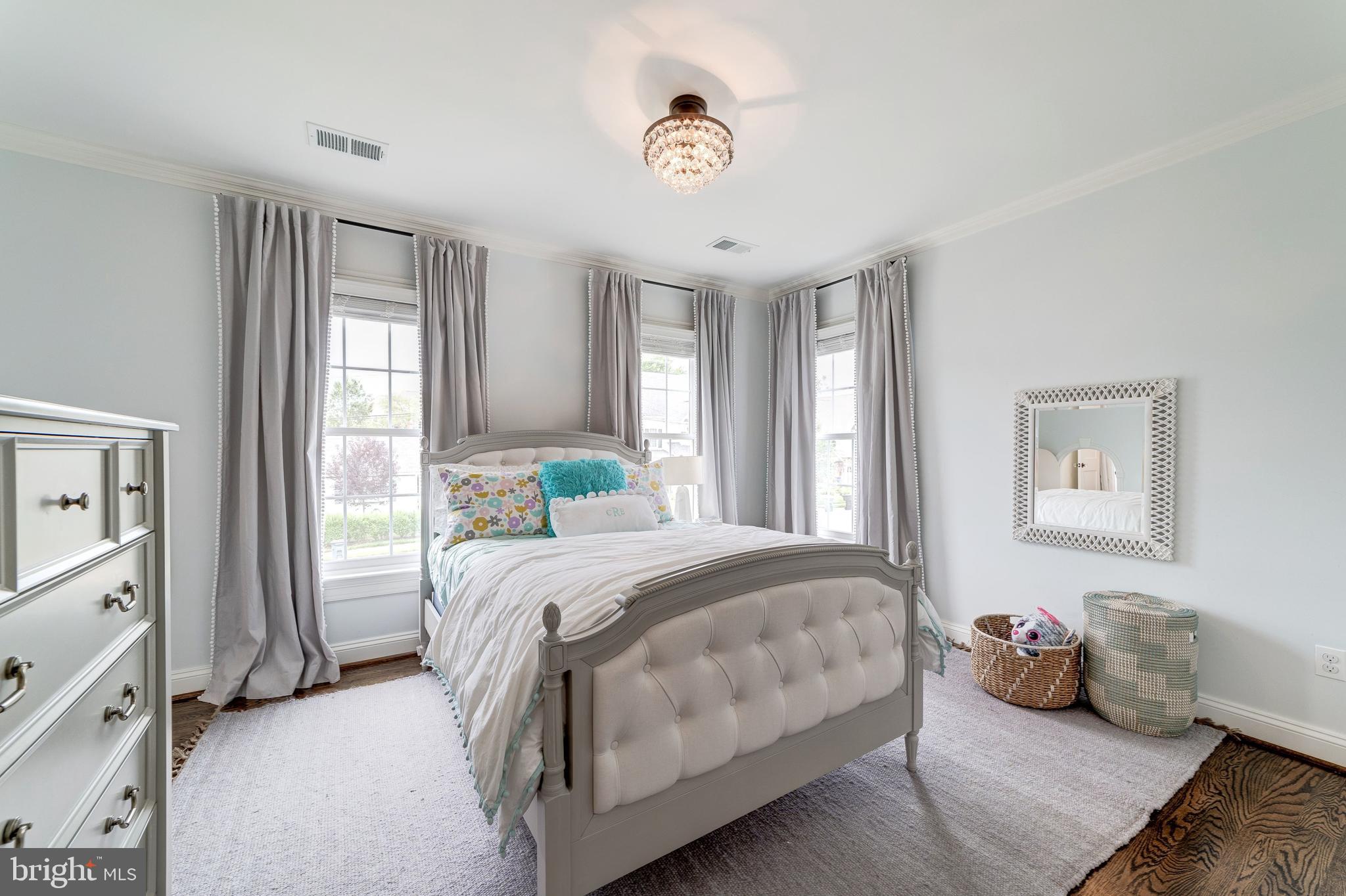 BERKSHIRE OAKWOOD - Residential