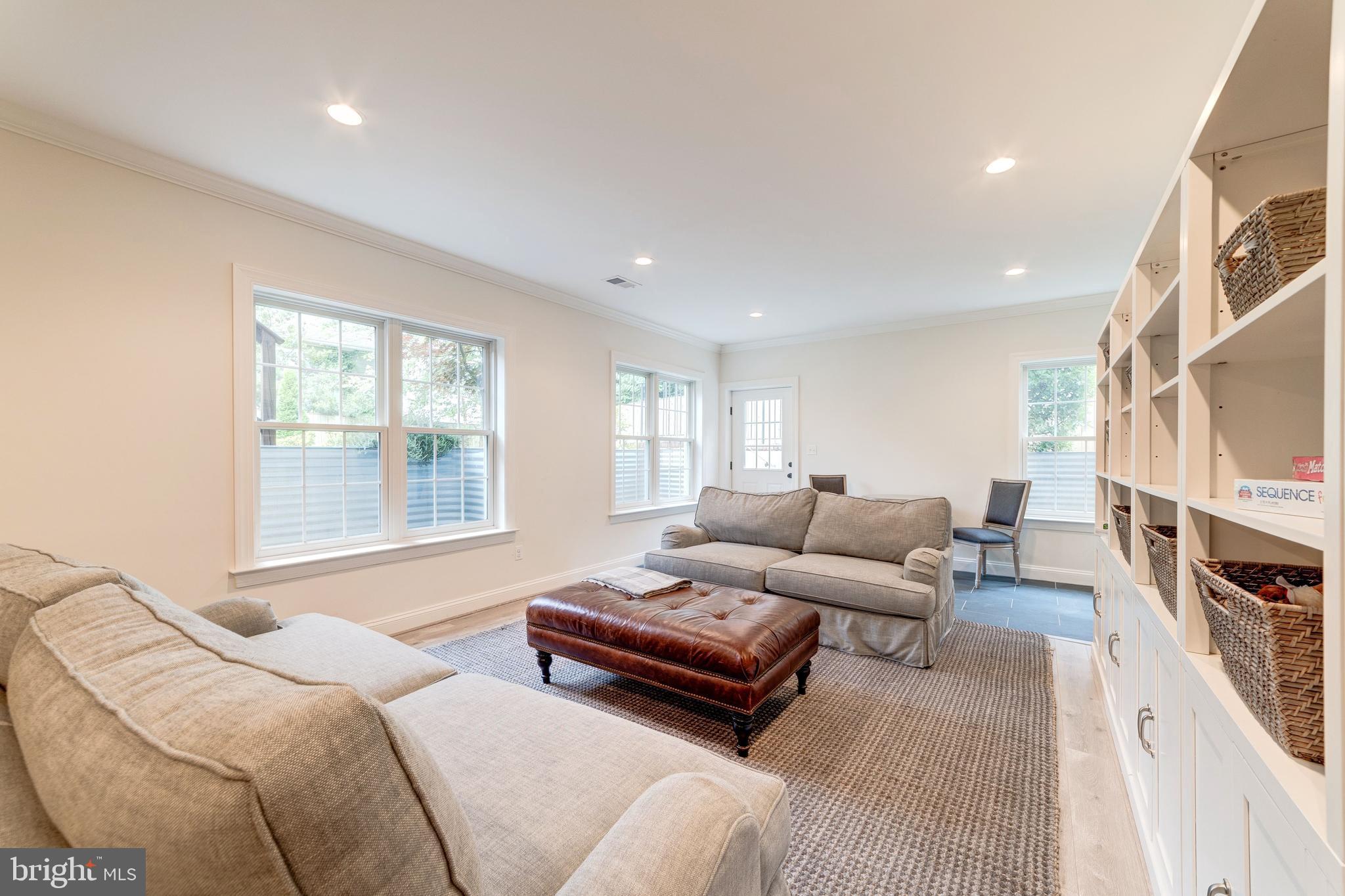 BERKSHIRE OAKWOOD - Residential