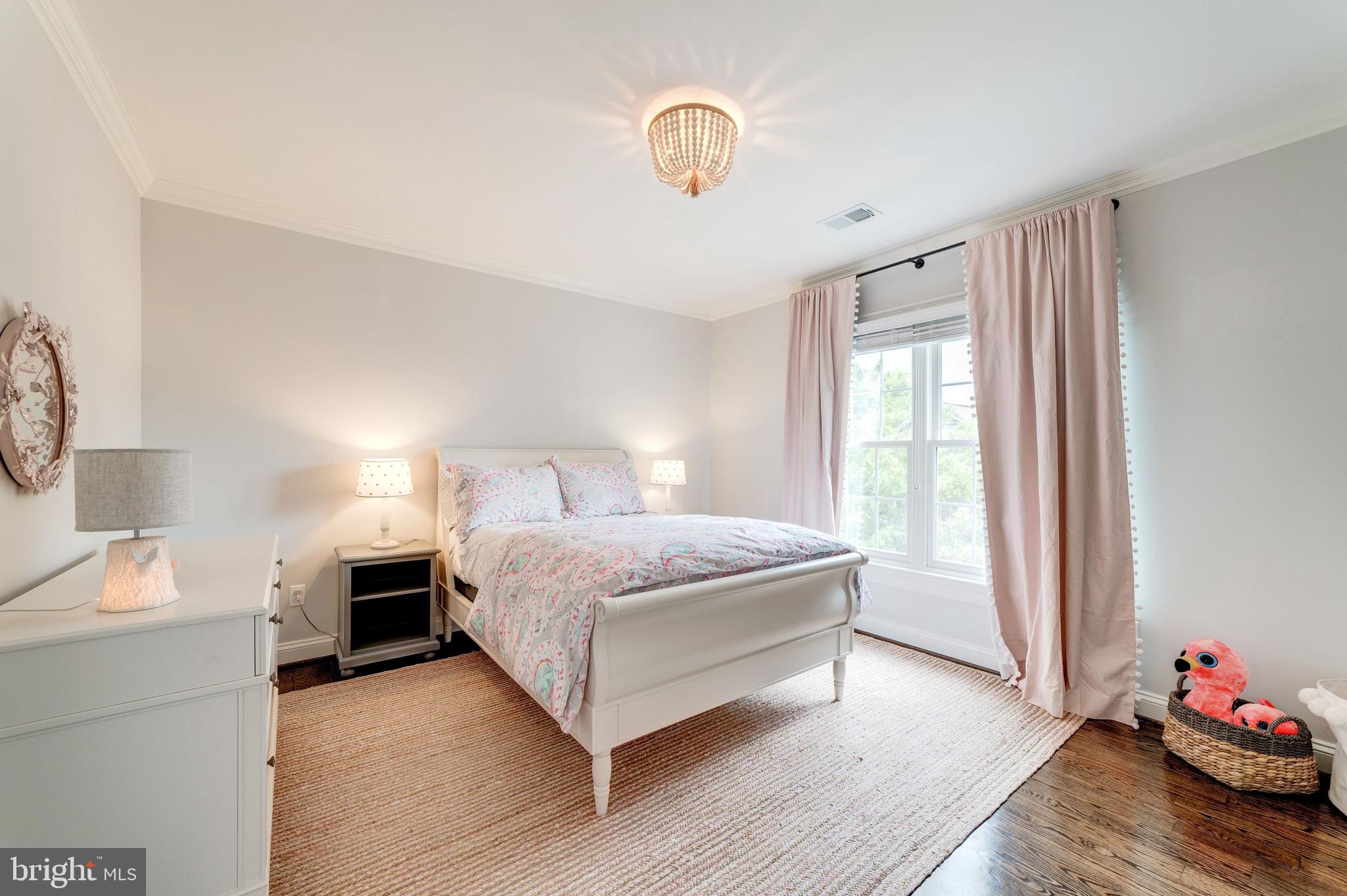 BERKSHIRE OAKWOOD - Residential