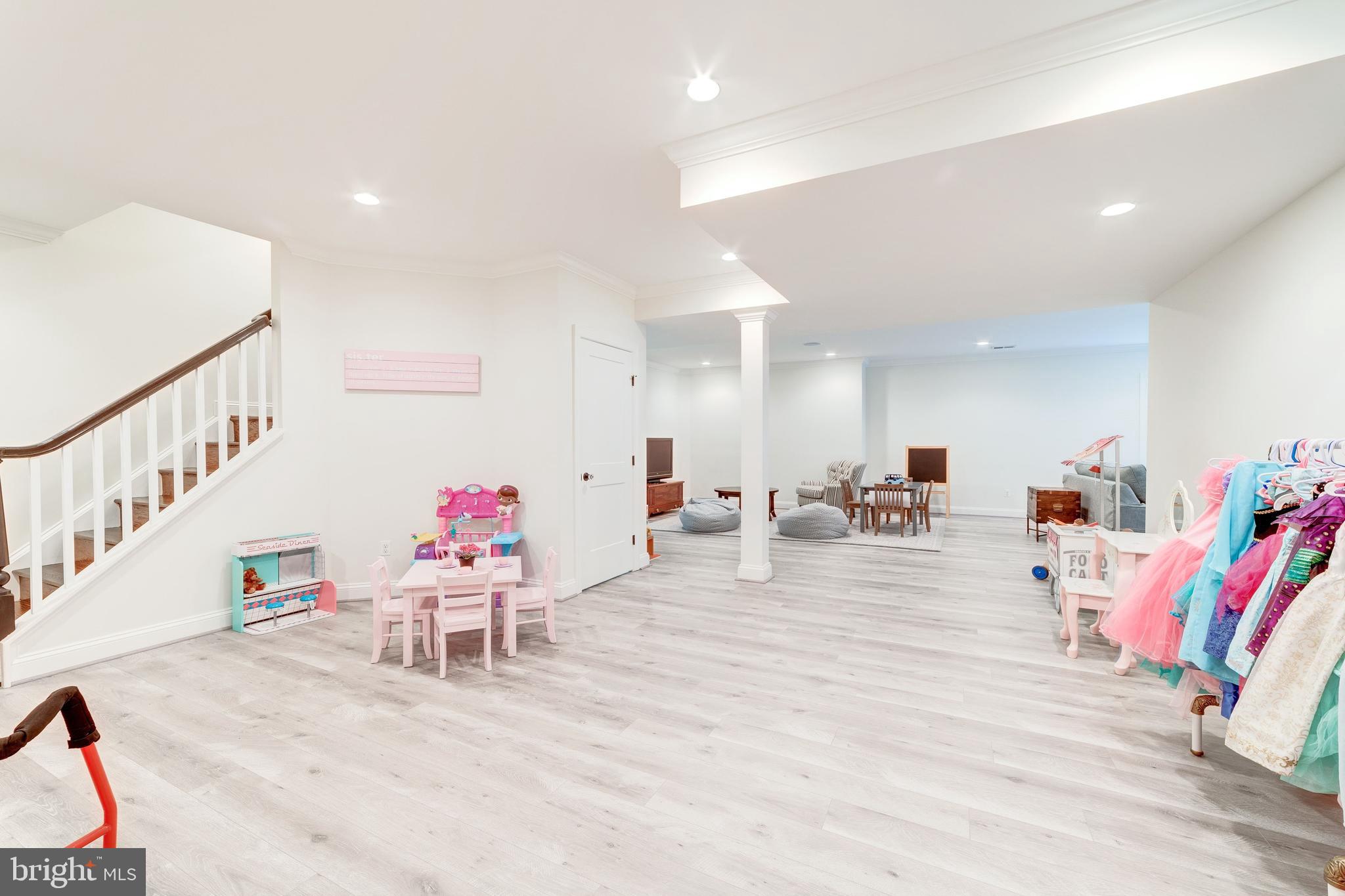 BERKSHIRE OAKWOOD - Residential