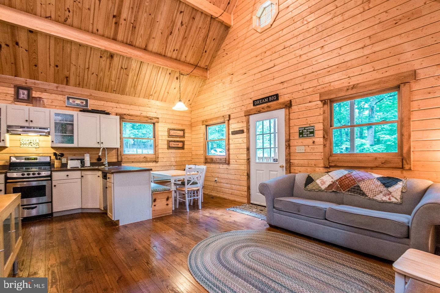 RIVER RIDGE - Residential