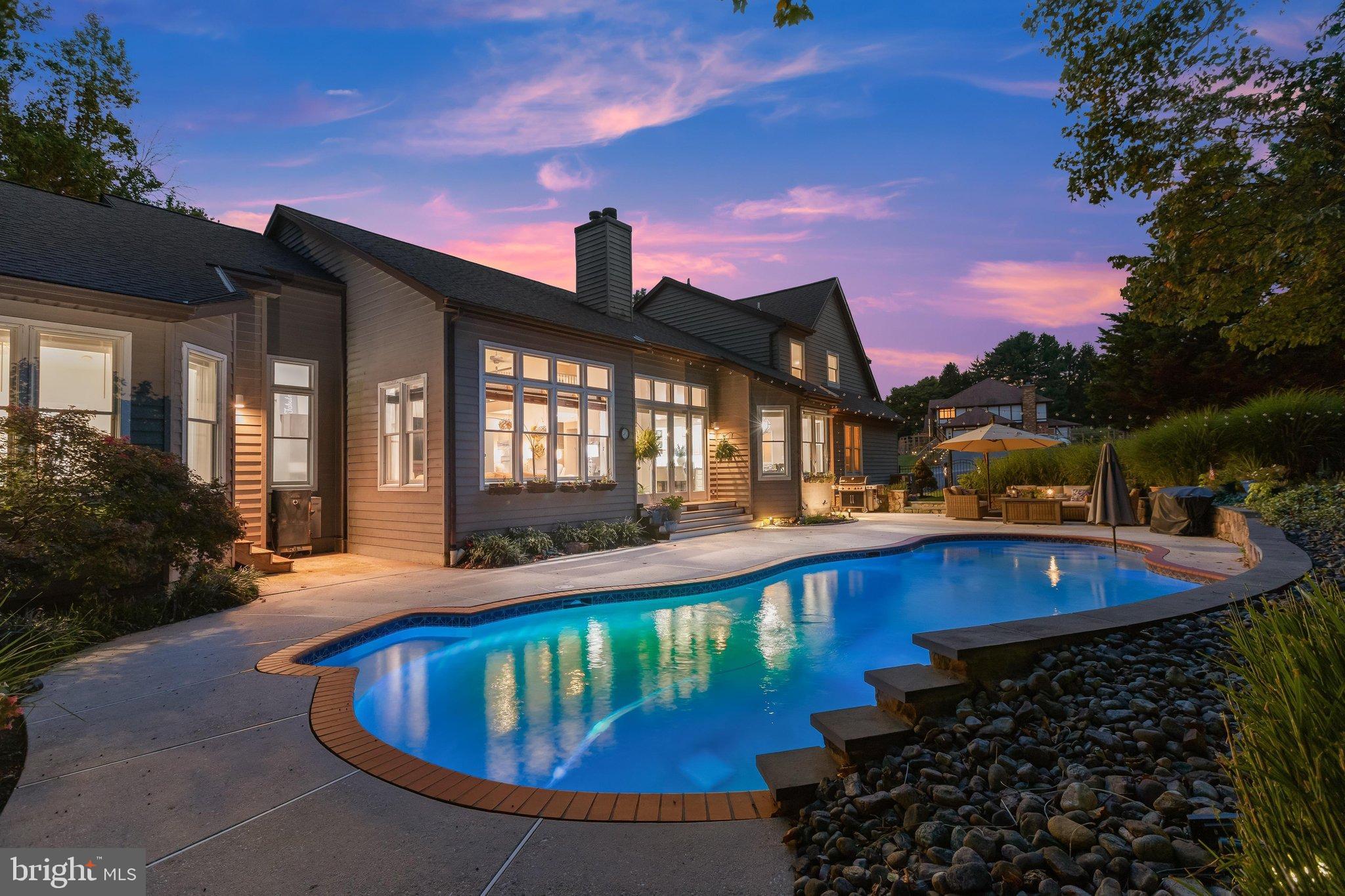 4 WESTSPRING WAY