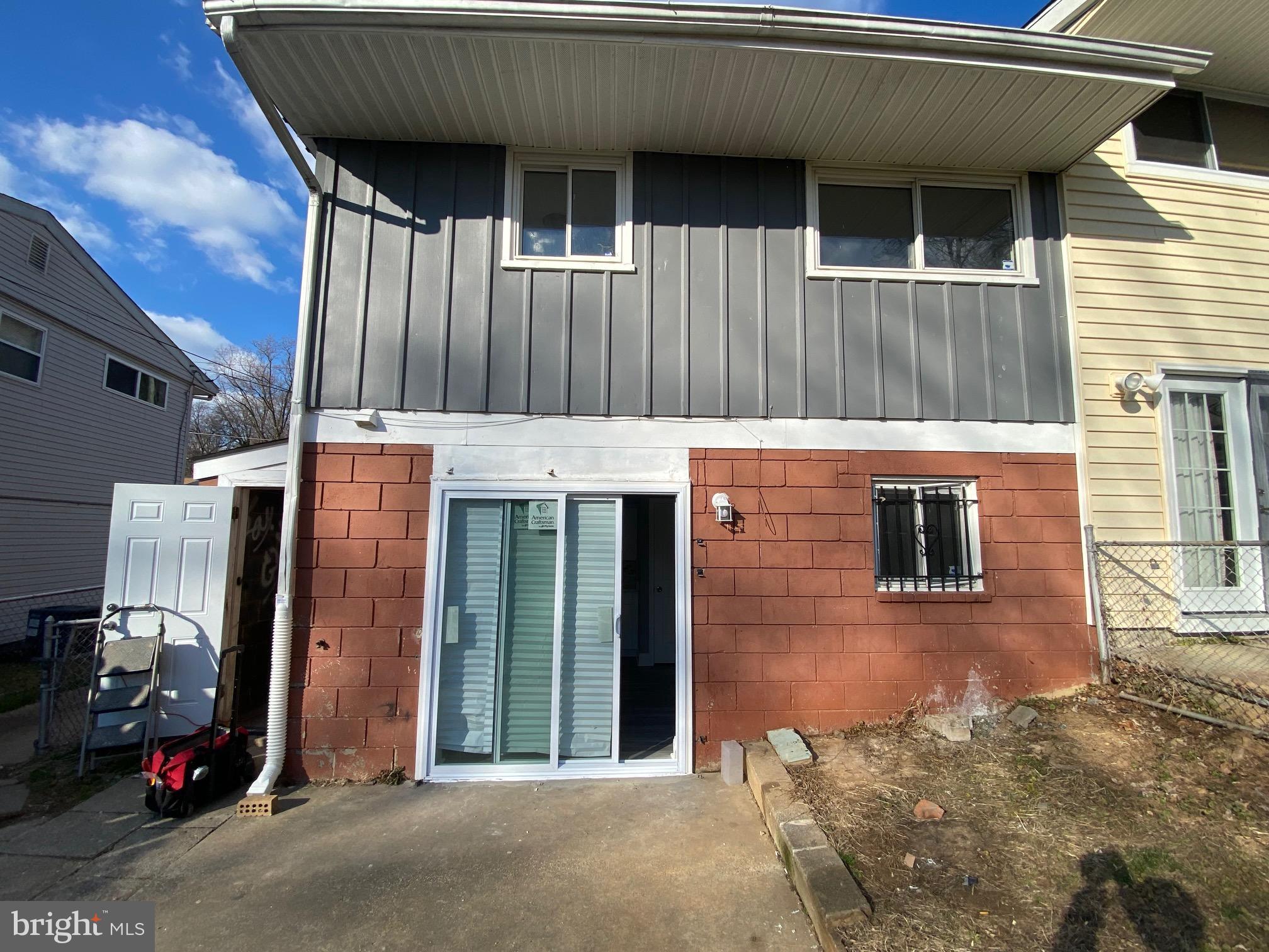 HOLLY PARK - Residential Lease