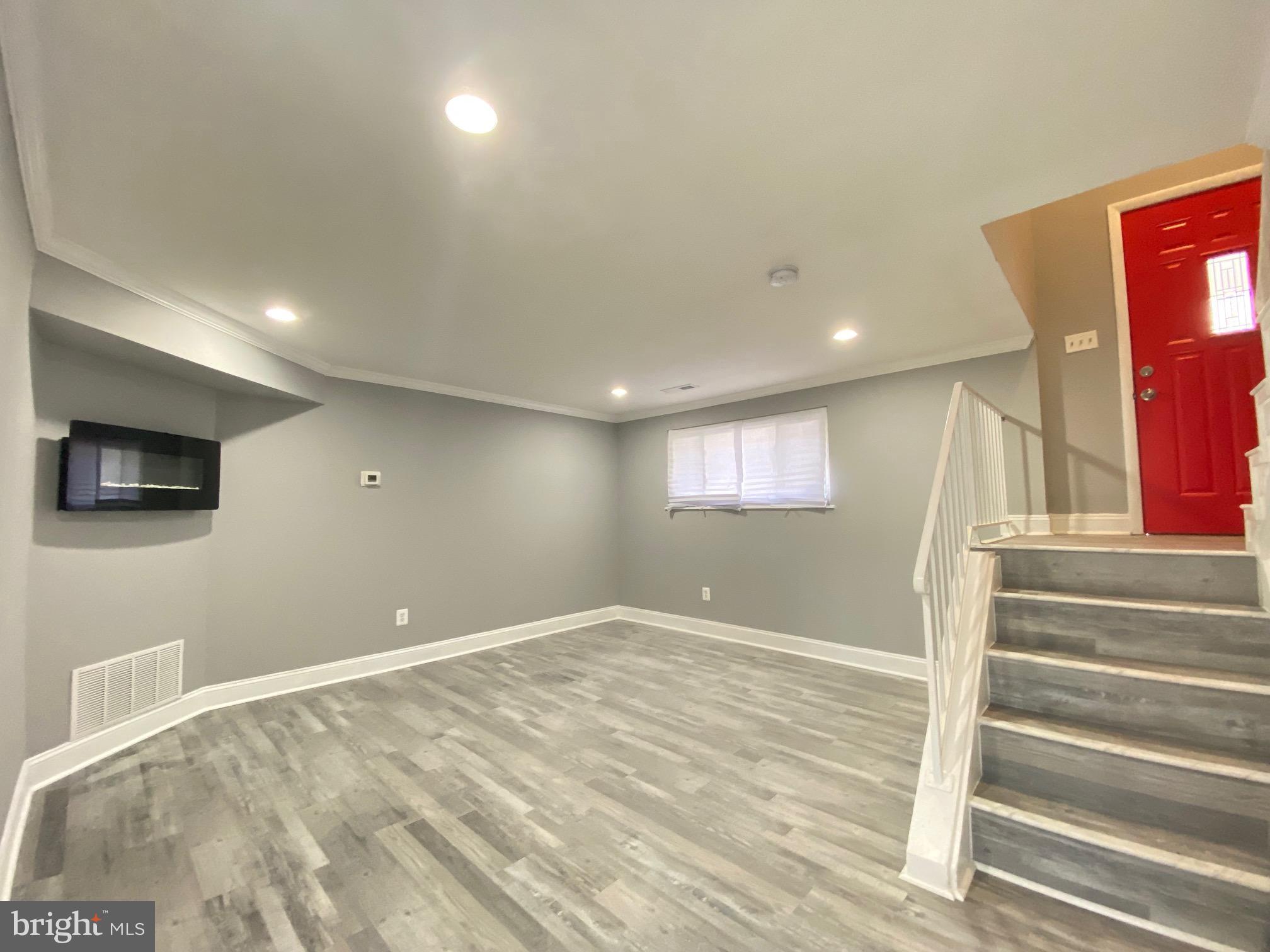 HOLLY PARK - Residential Lease