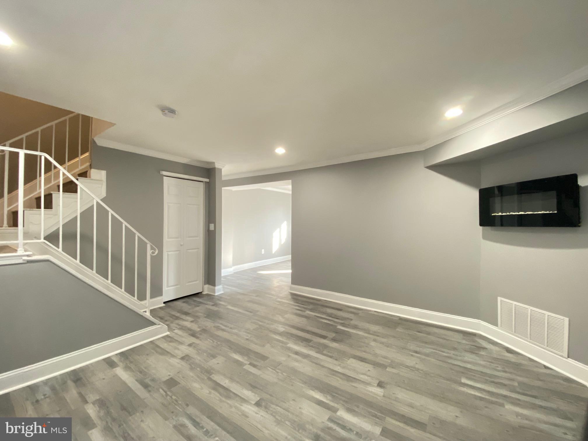 HOLLY PARK - Residential Lease