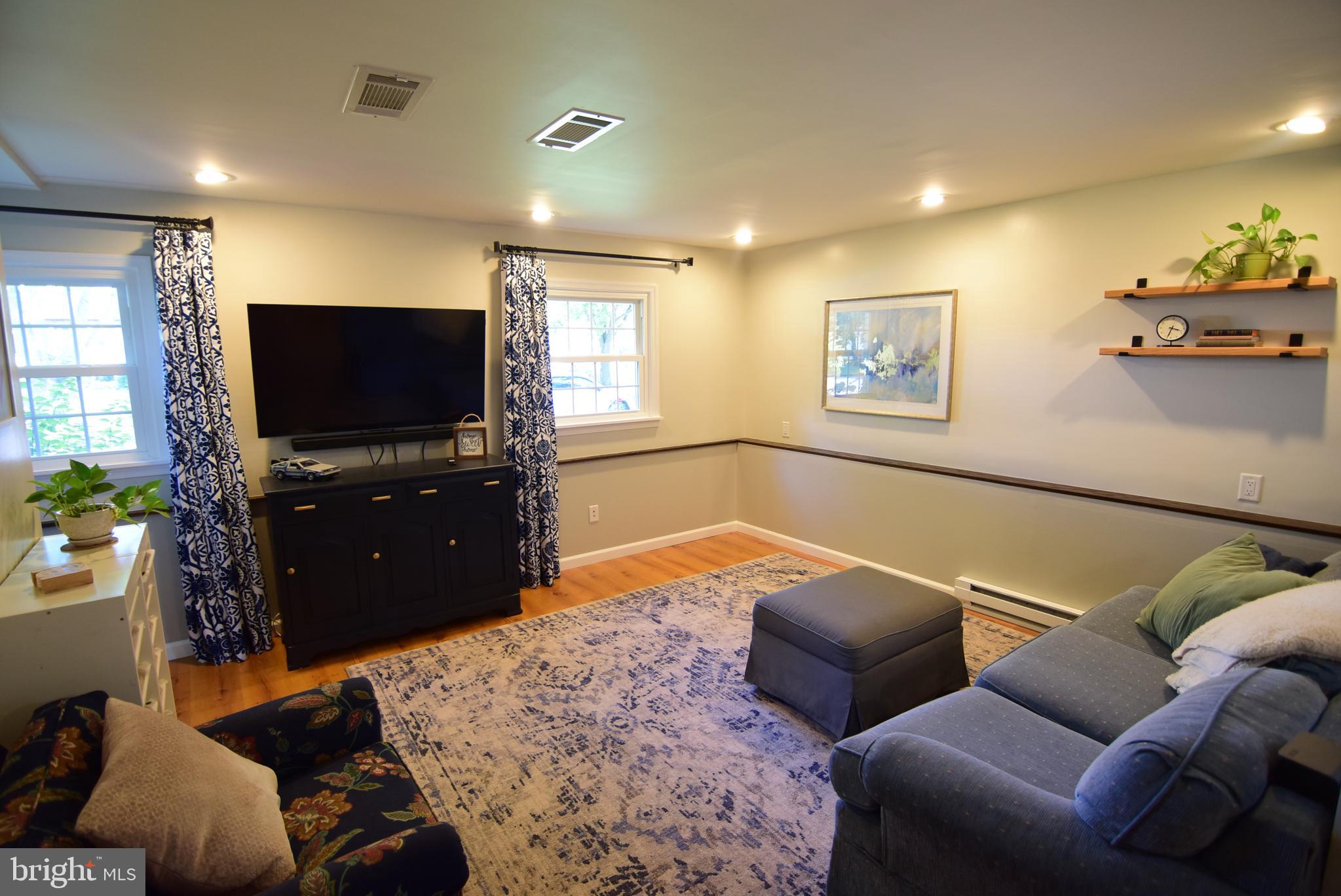 HOUSERVILLE - Residential