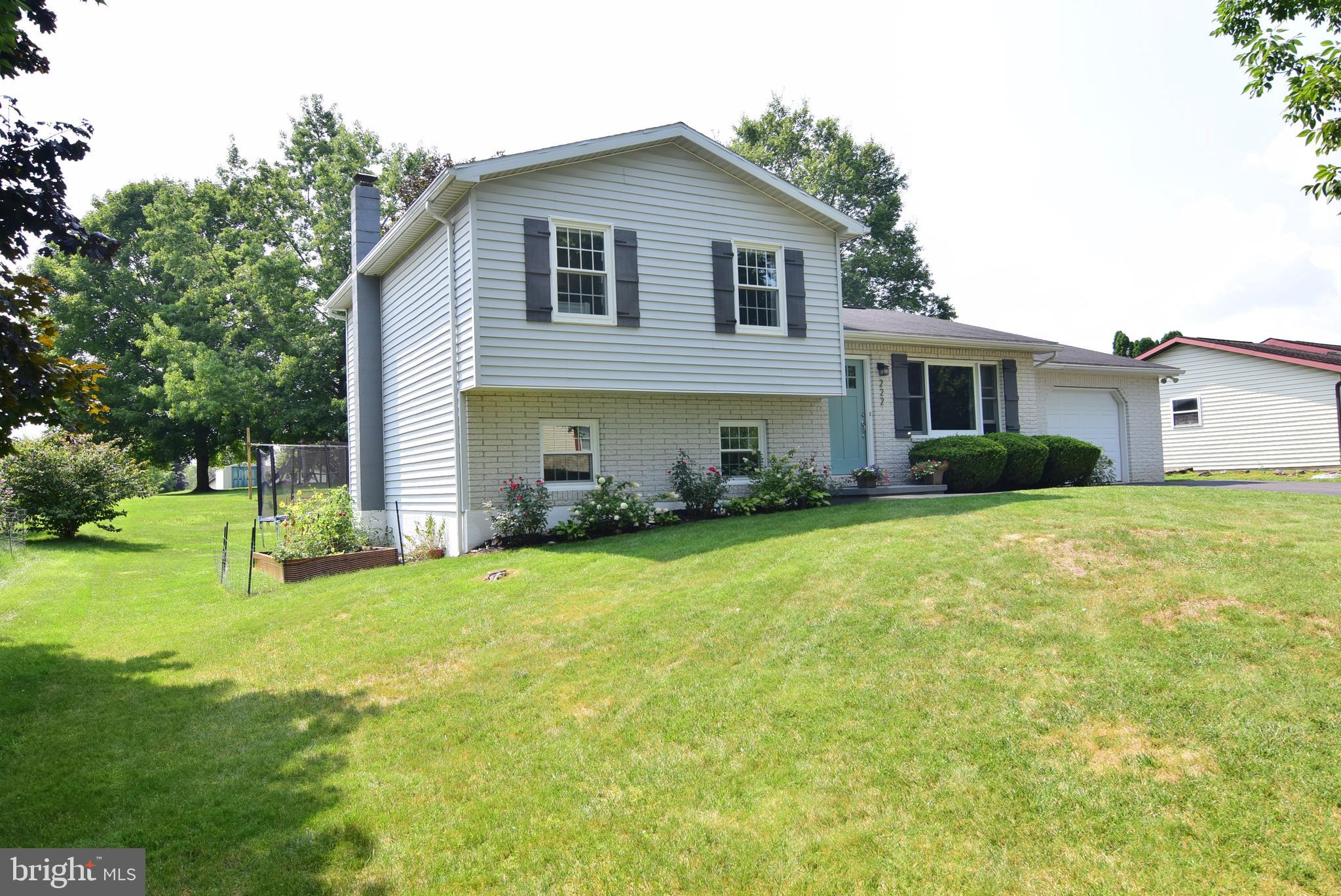 HOUSERVILLE - Residential