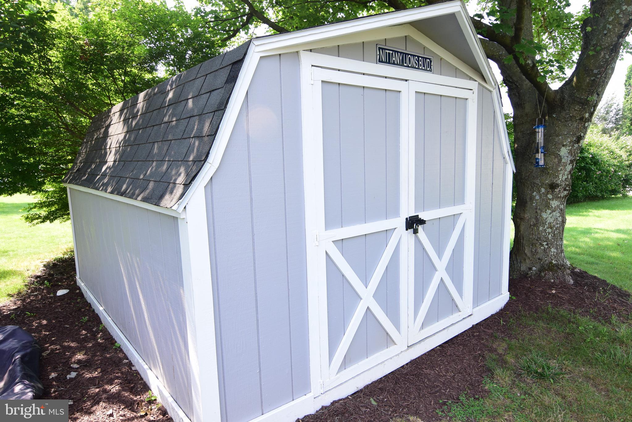 HOUSERVILLE - Residential