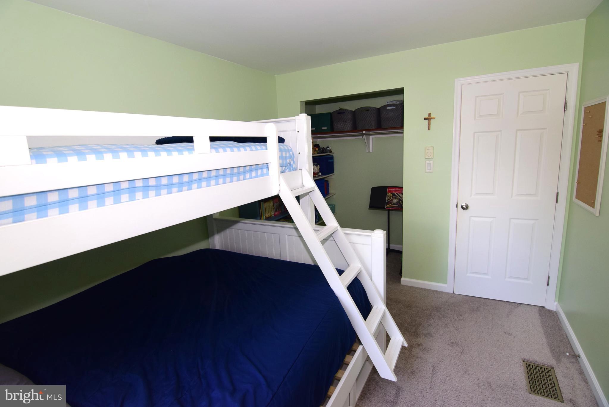 HOUSERVILLE - Residential