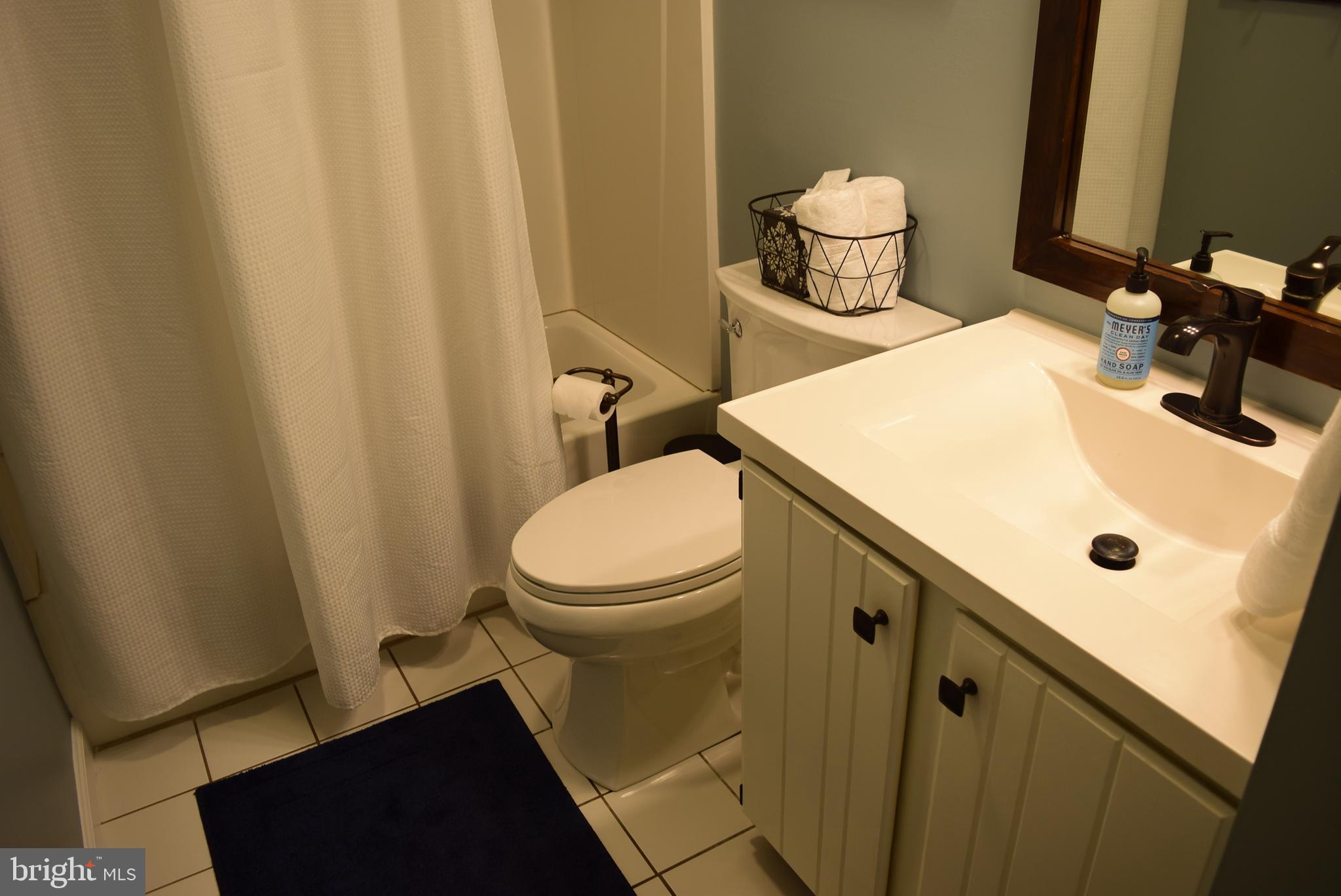 HOUSERVILLE - Residential