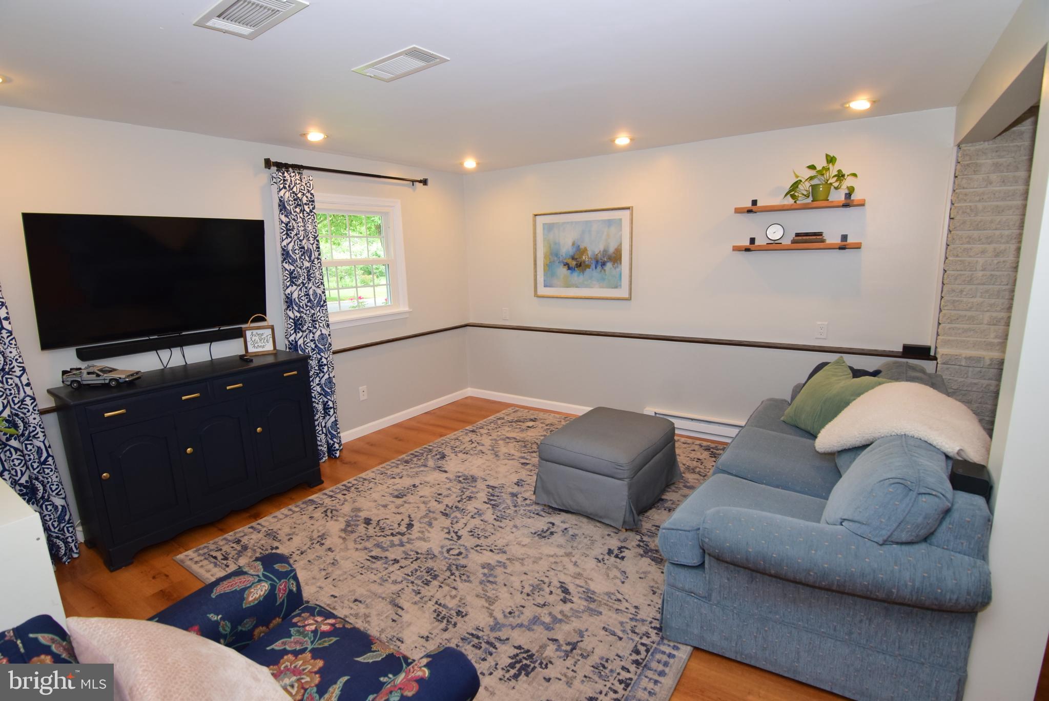 HOUSERVILLE - Residential