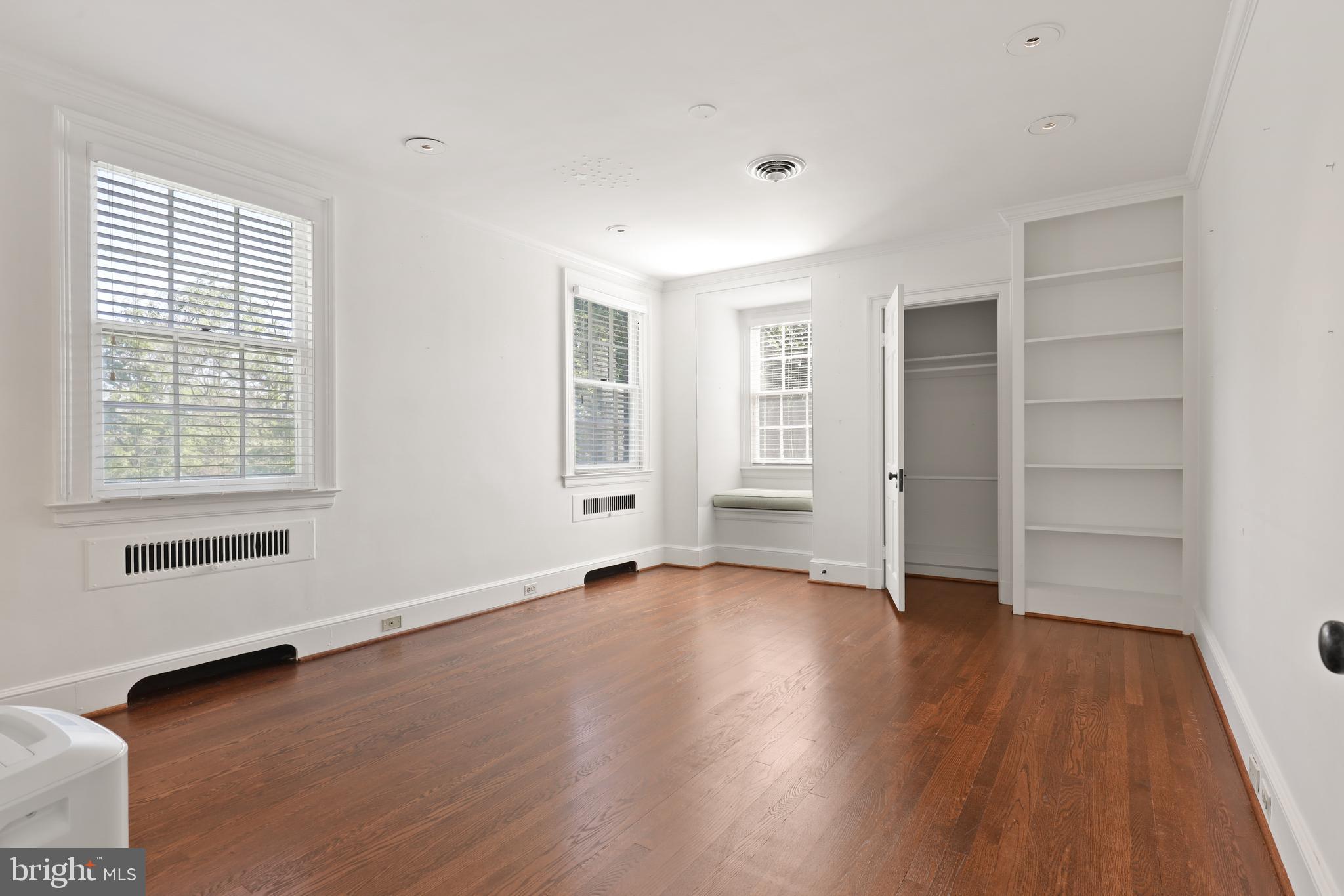 HELMSLEY COURT - Residential