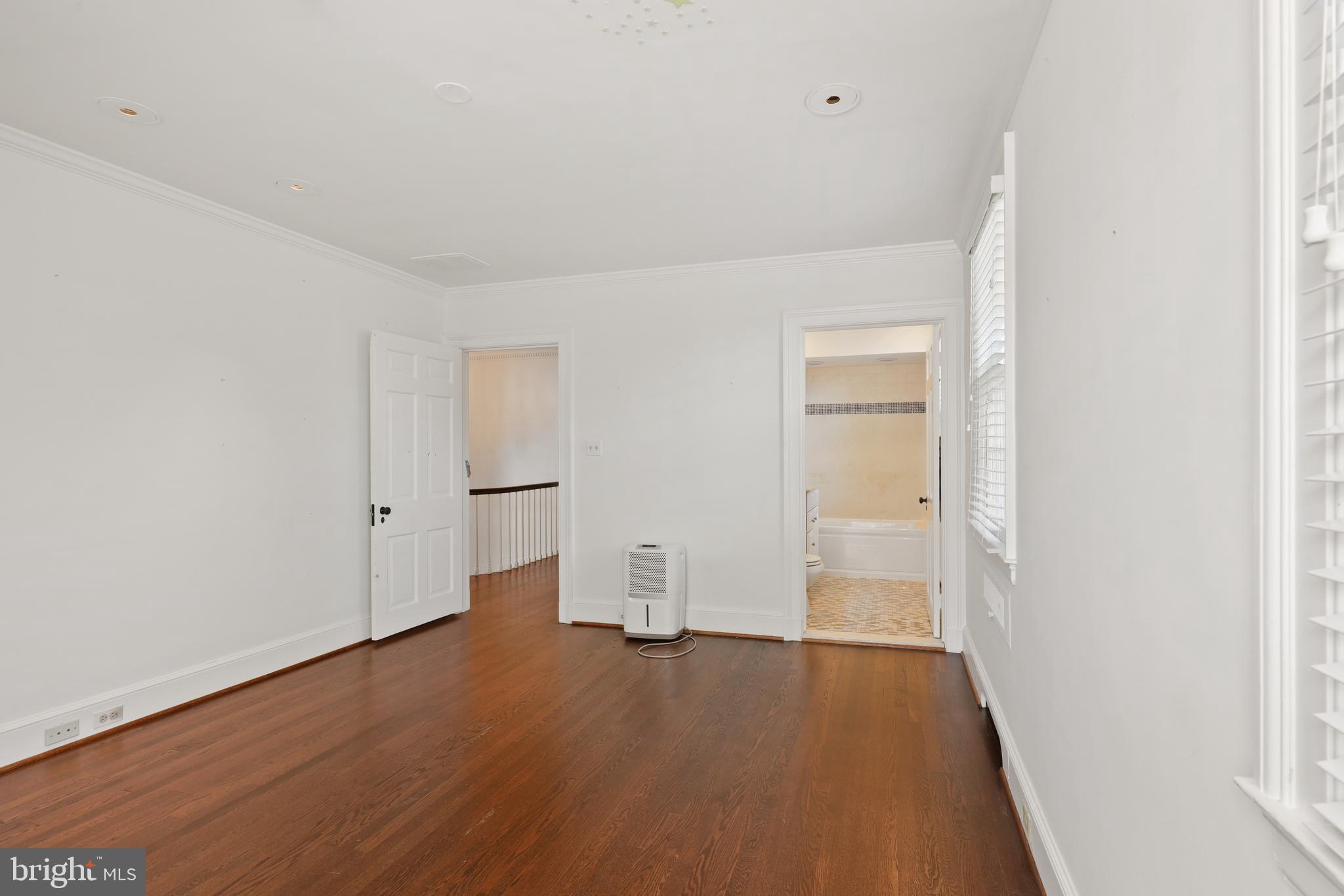 HELMSLEY COURT - Residential