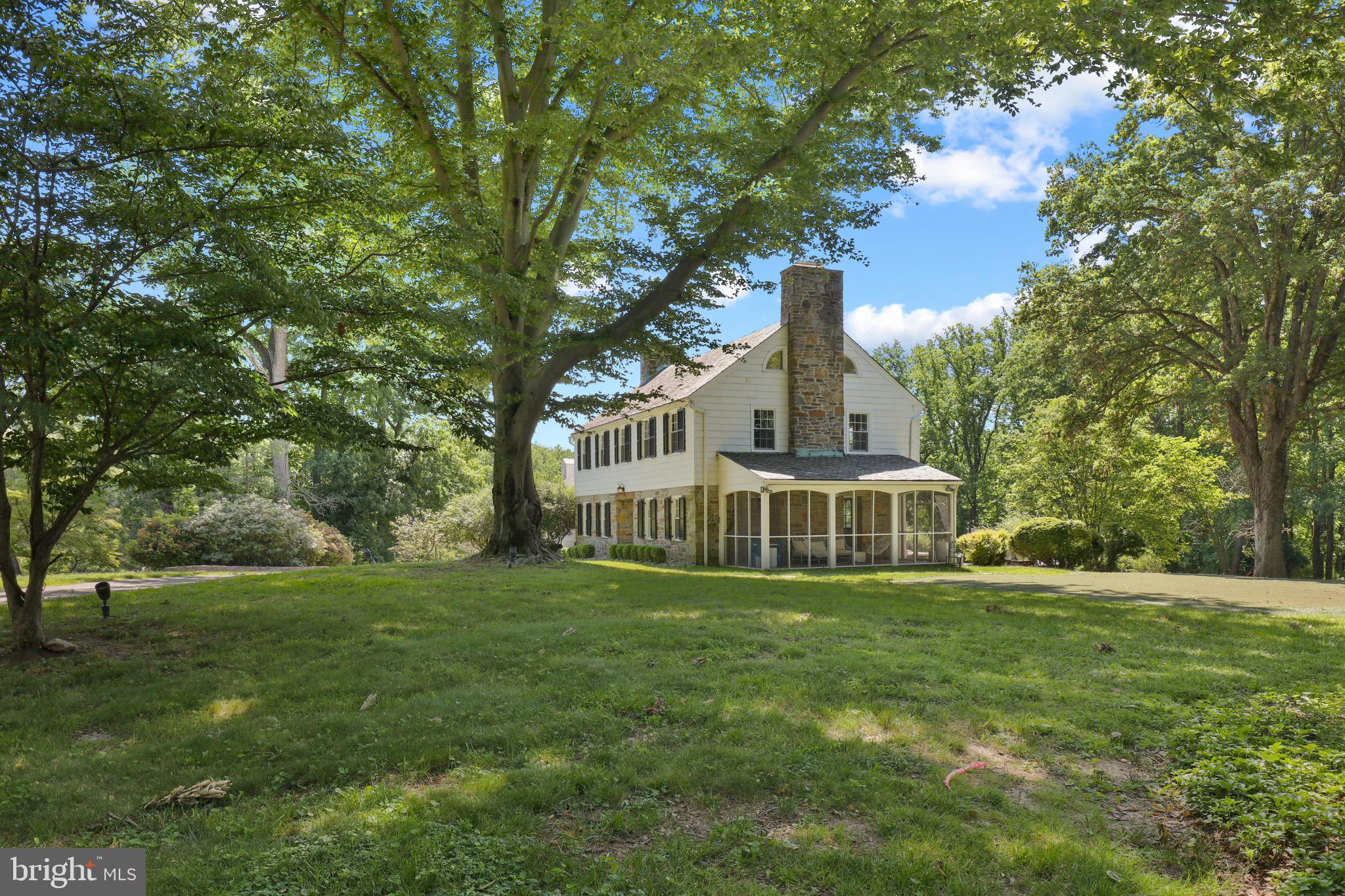 HELMSLEY COURT - Residential