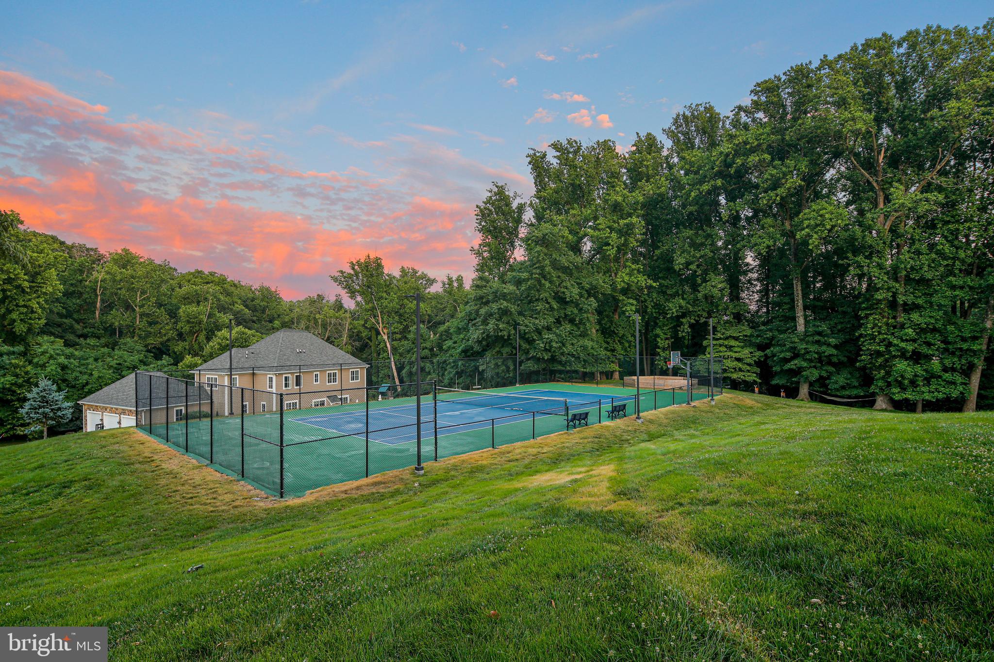 HELMSLEY COURT - Residential