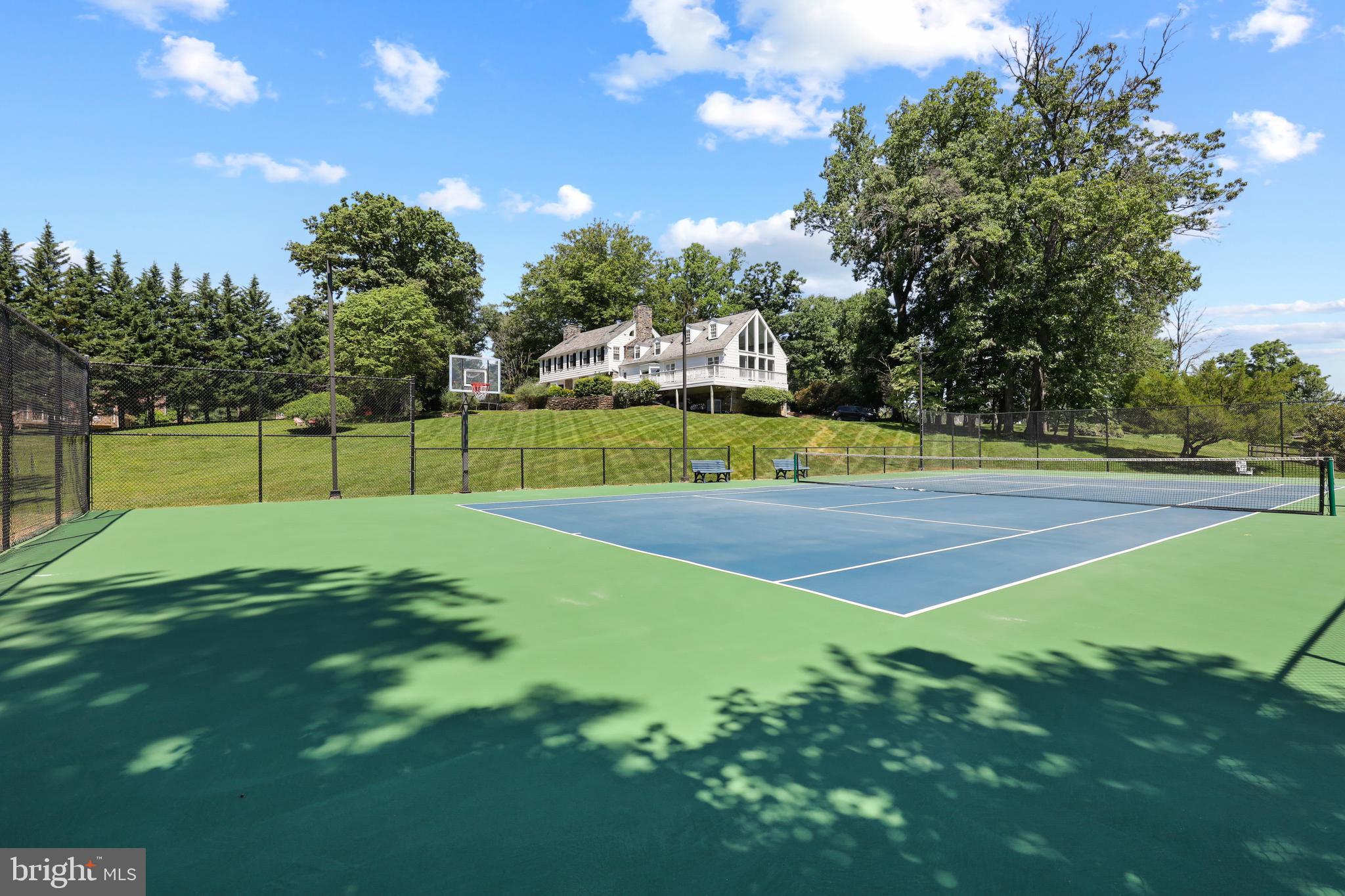 HELMSLEY COURT - Residential