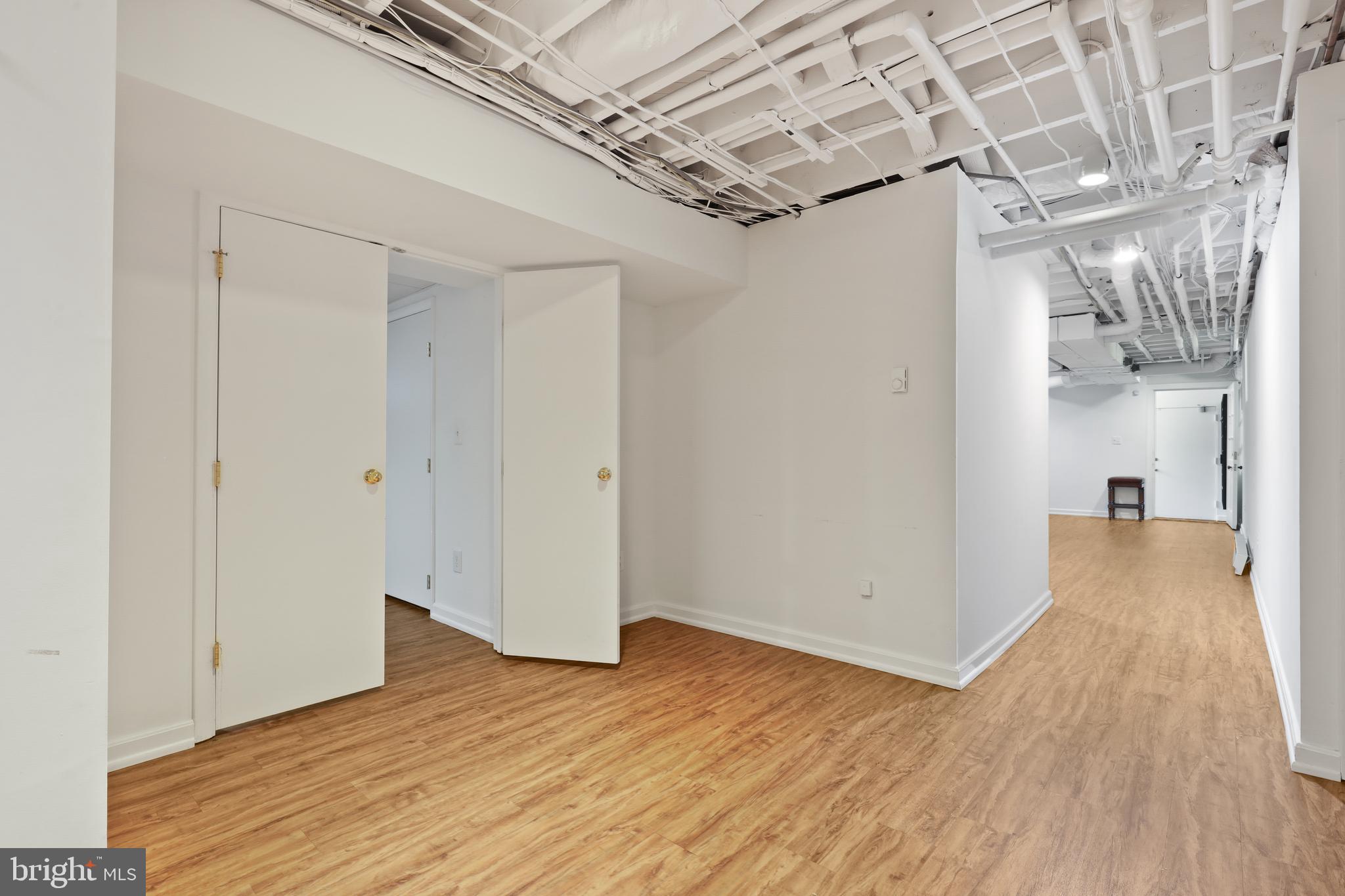 HELMSLEY COURT - Residential