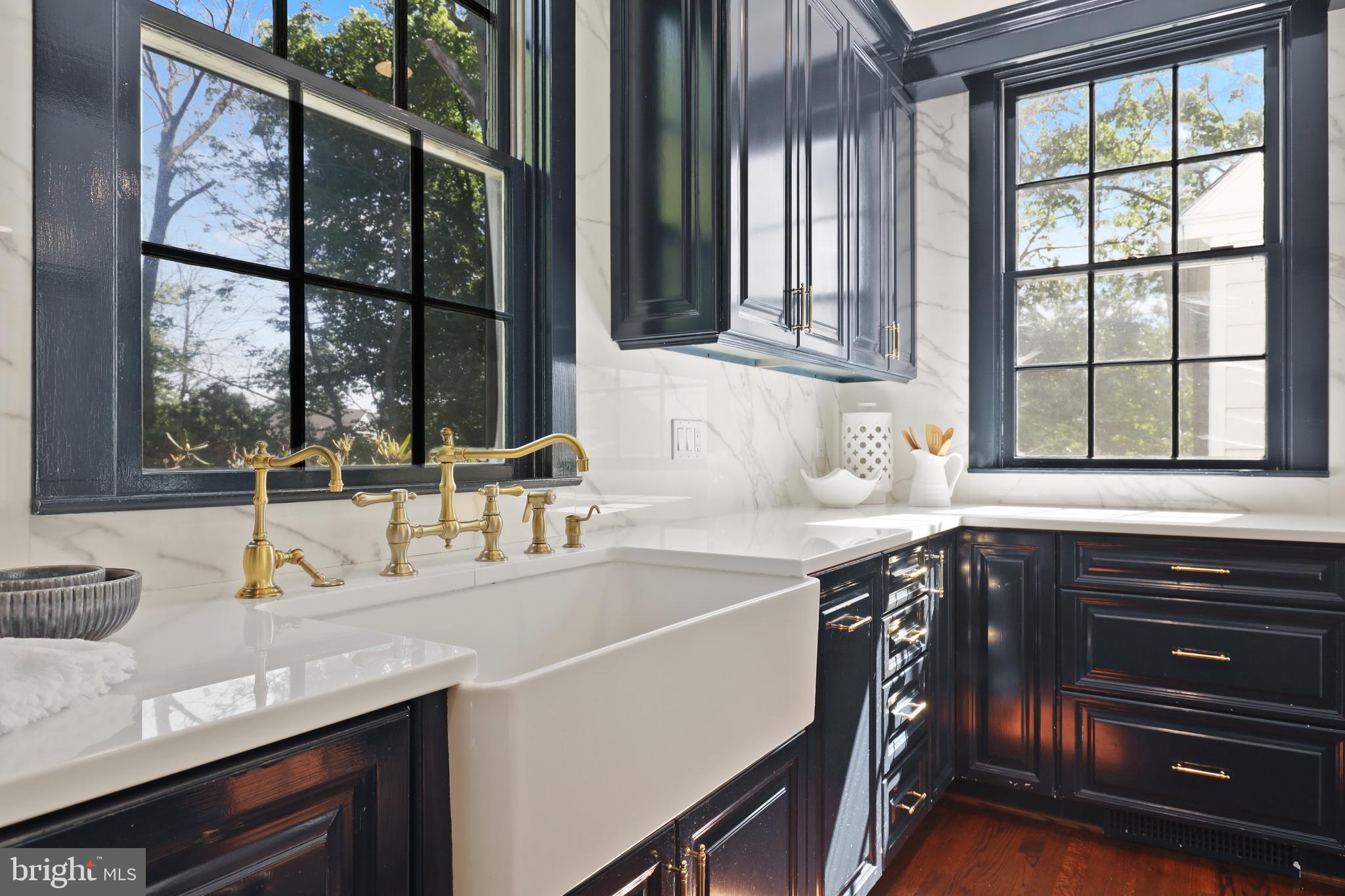 HELMSLEY COURT - Residential