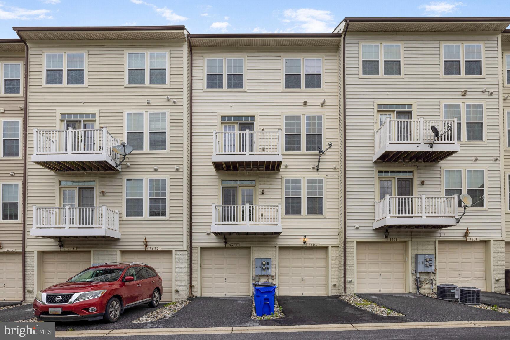 VILLAGES OF URBANA - Residential Lease