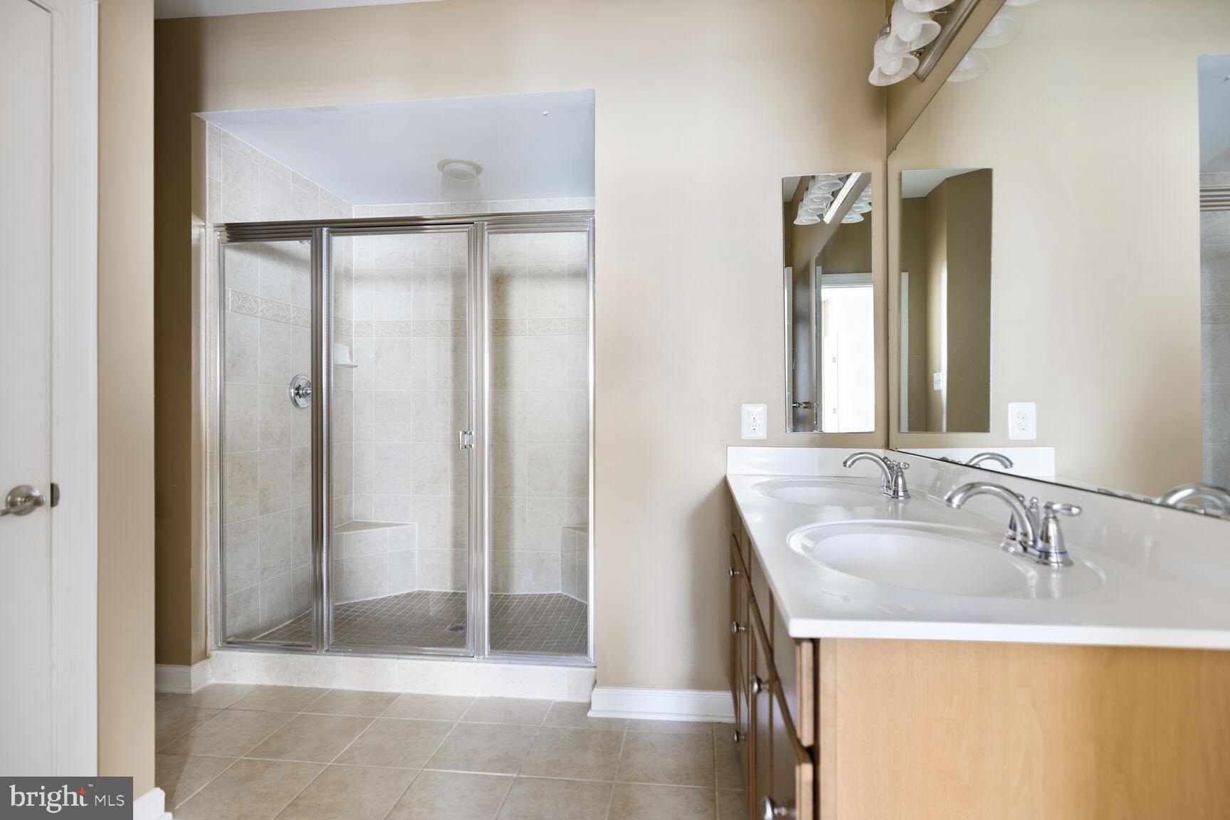 VILLAGES OF URBANA - Residential Lease