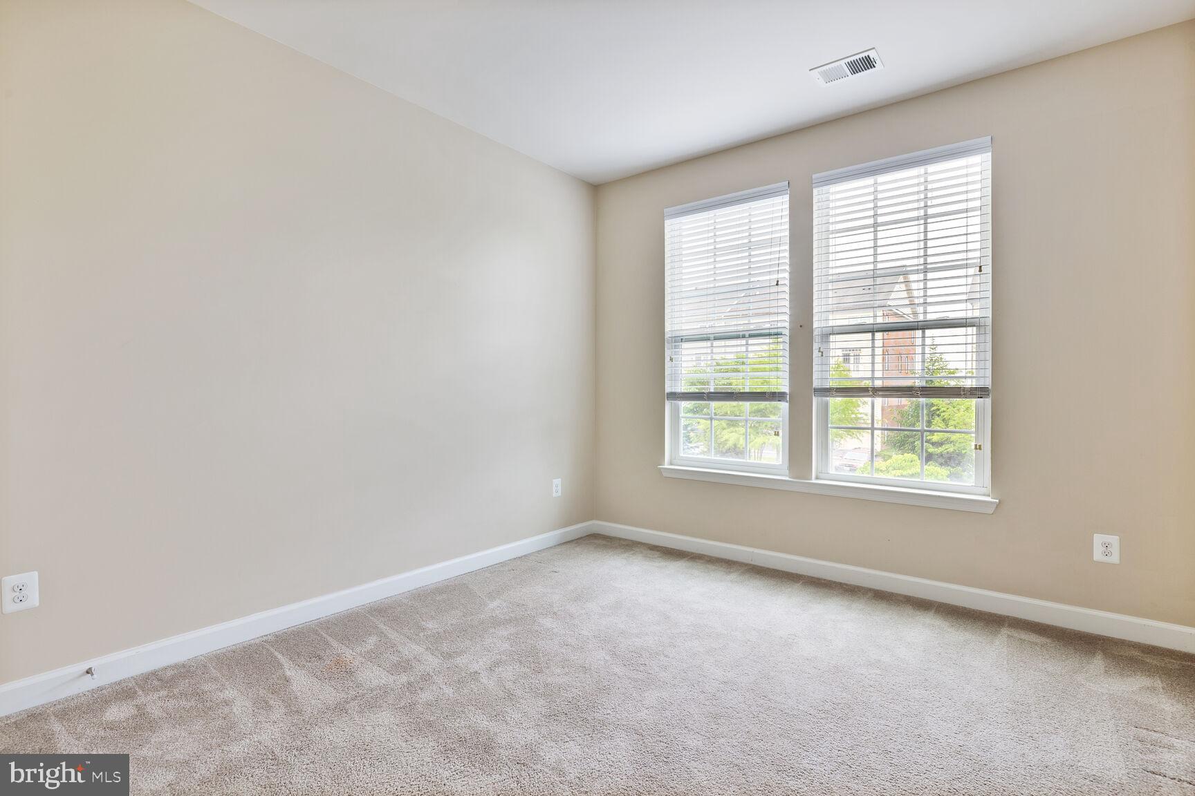 VILLAGES OF URBANA - Residential Lease