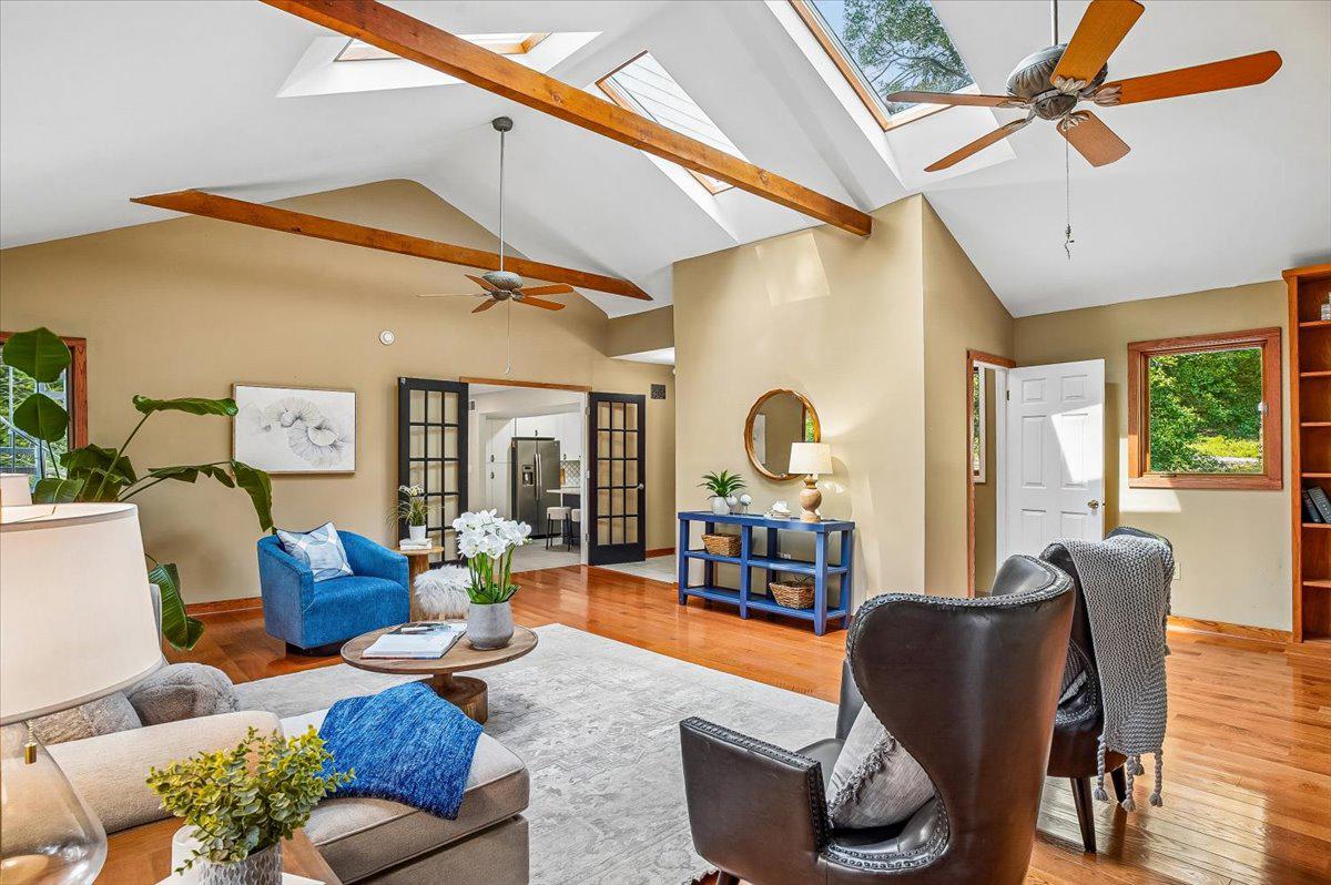 107 BAY PARK WAY