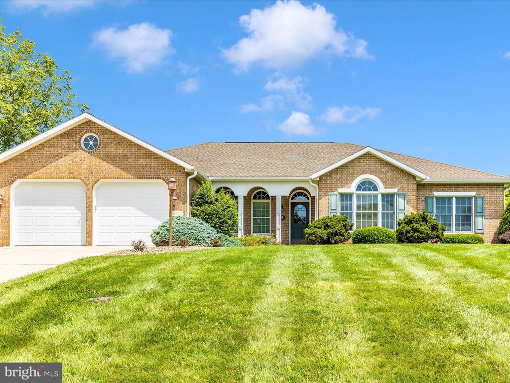 Photo of 6337 Medina Ridge Drive, FAYETTEVILLE, PA 17222 (MLS # PAFL2031894)