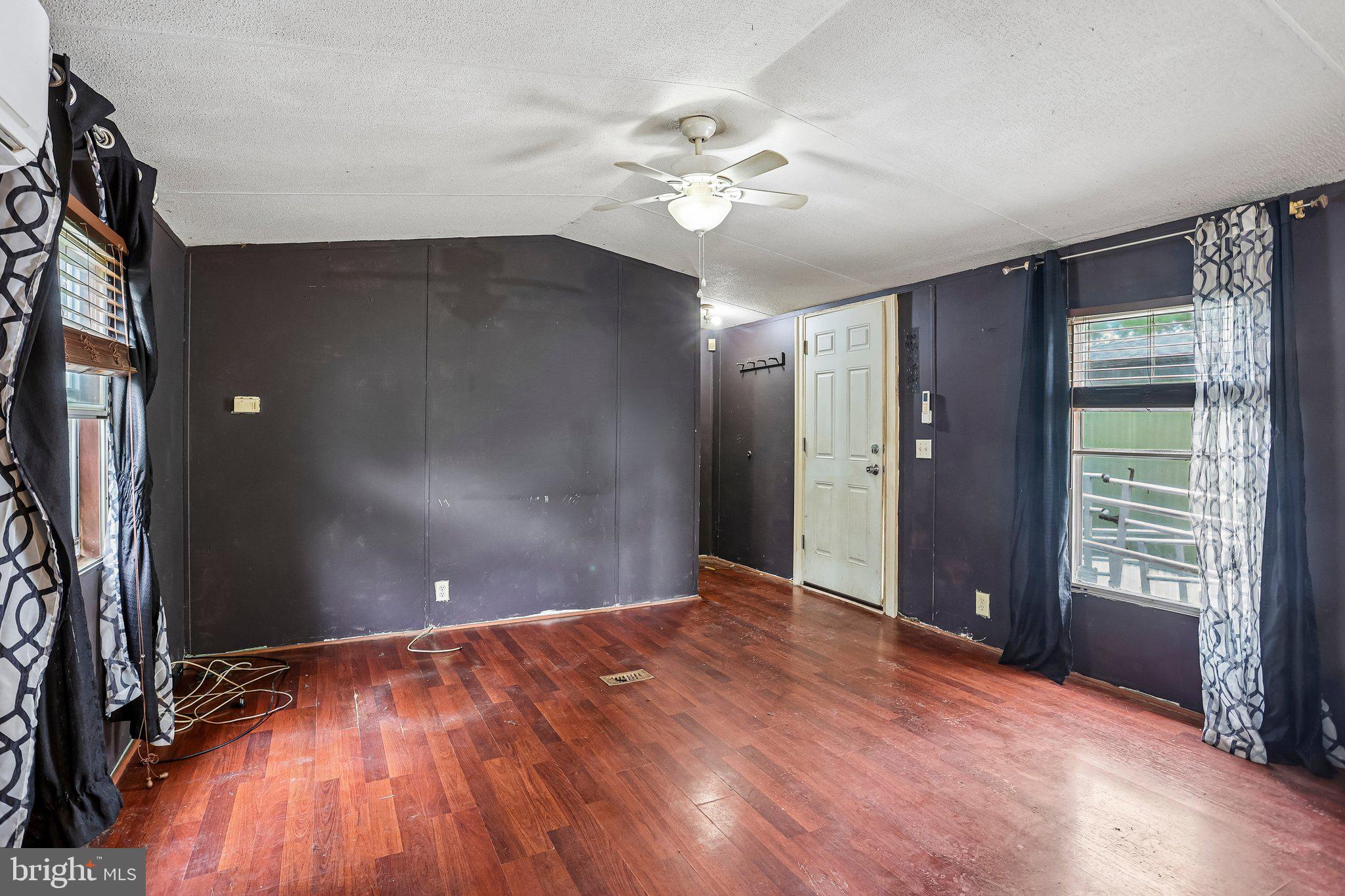 115 5TH STREET B047