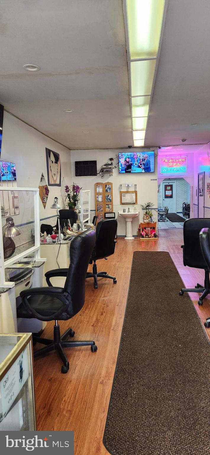 FAIRHILL - Commercial Sale