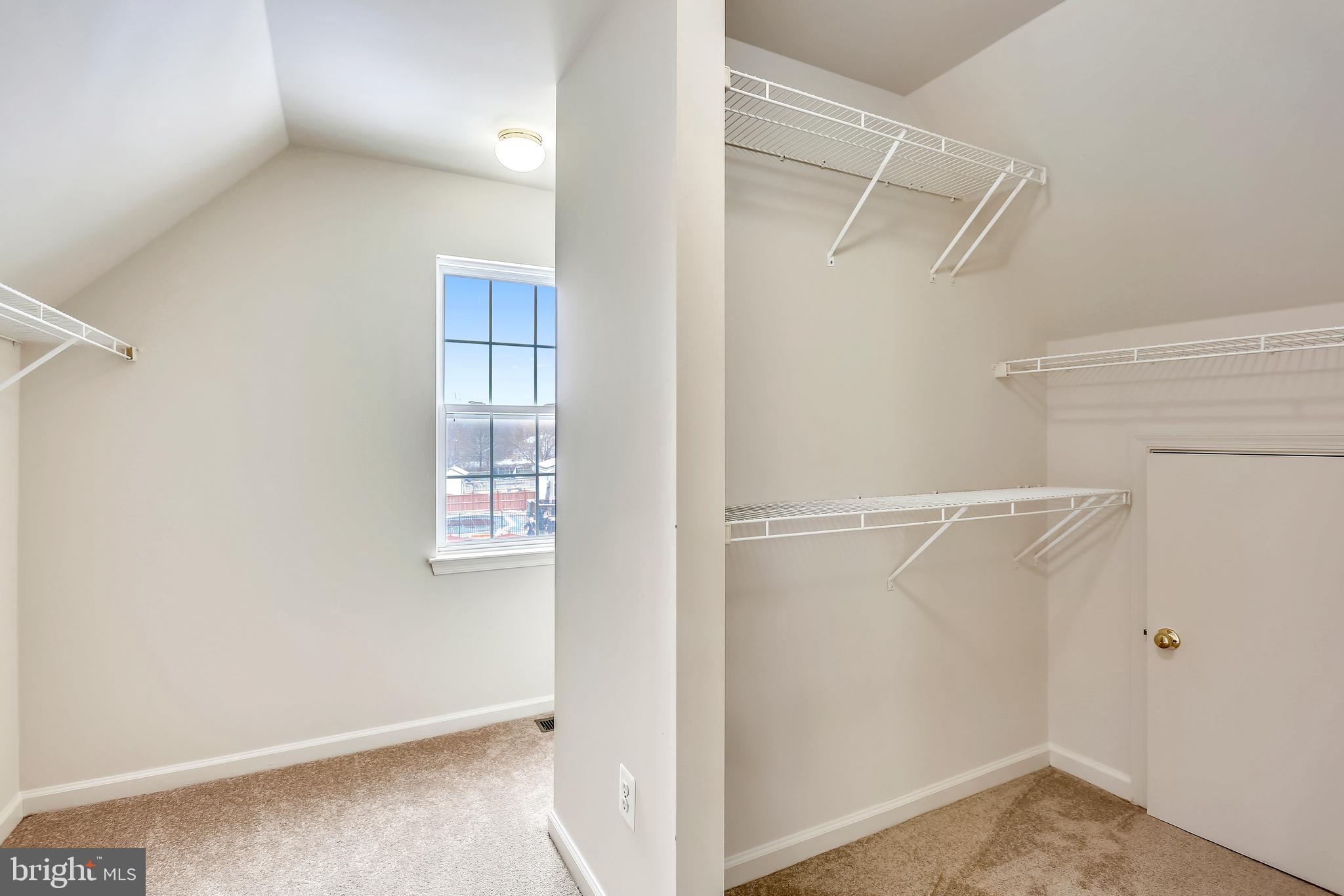 WALNUT RIDGE - Residential Lease