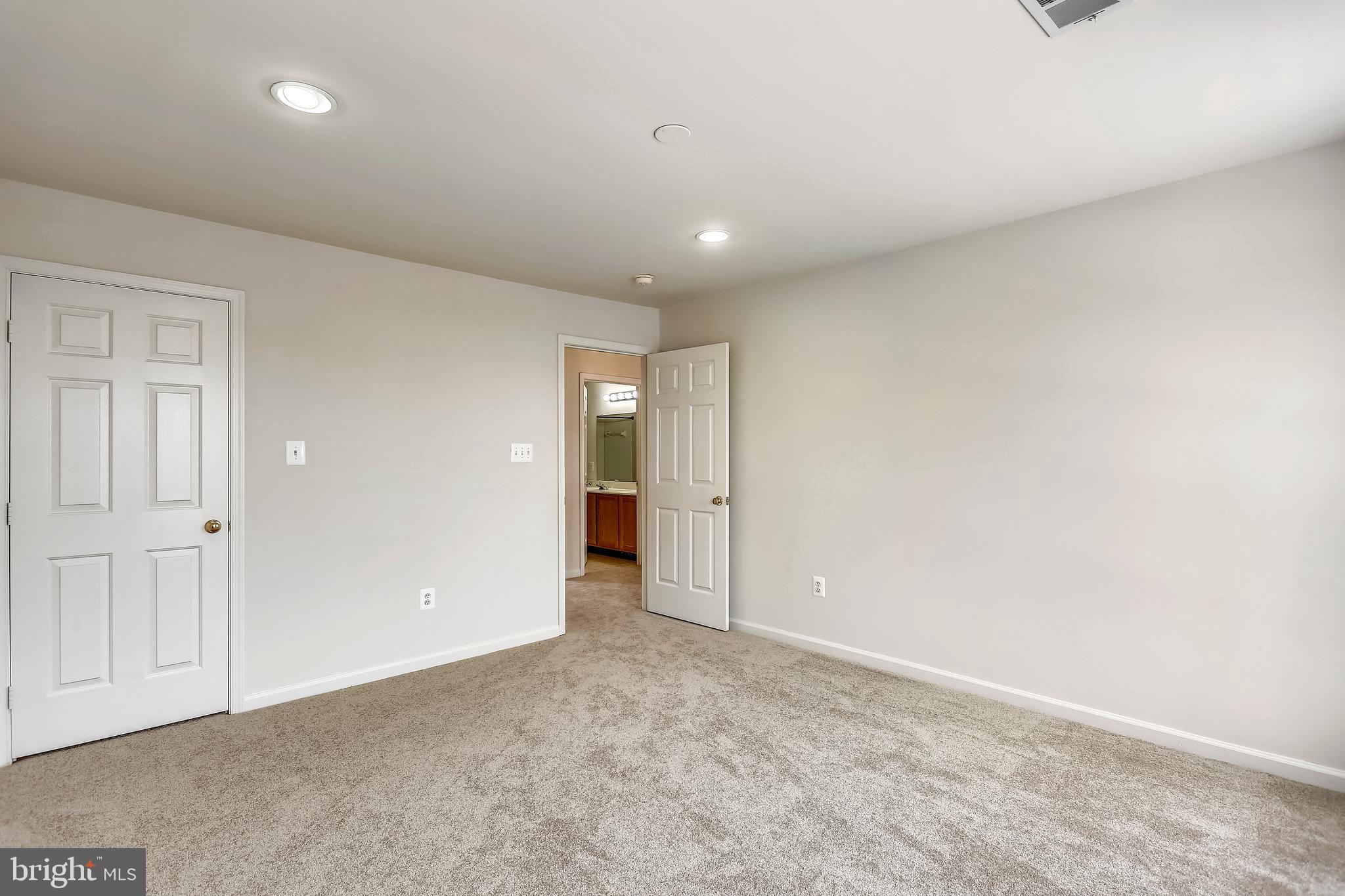 WALNUT RIDGE - Residential Lease