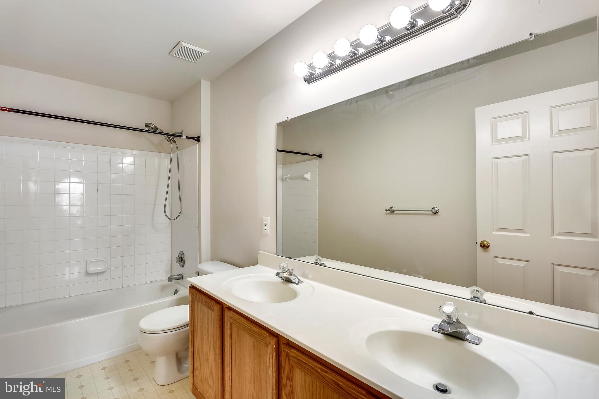 WALNUT RIDGE - Residential Lease