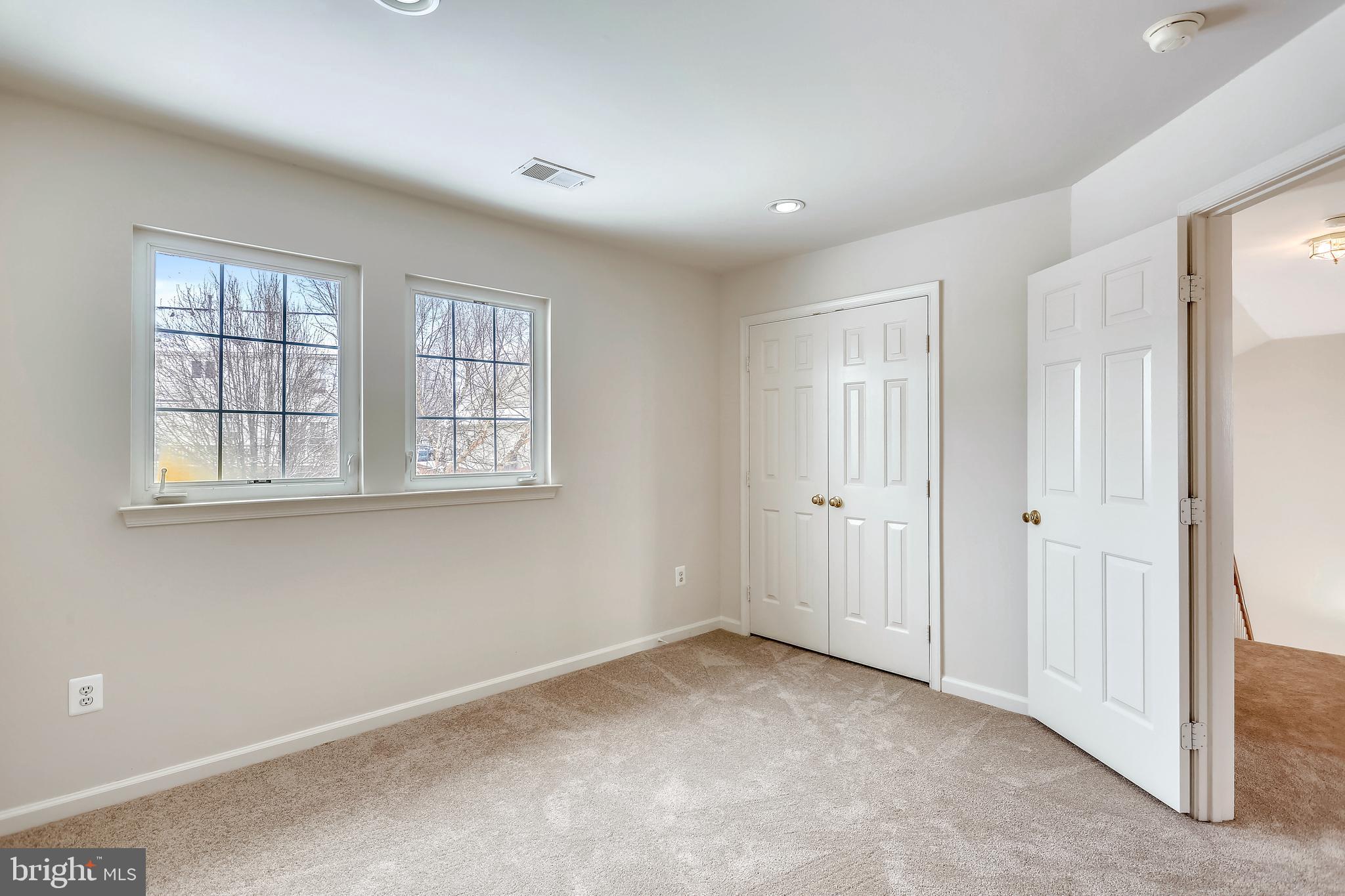 WALNUT RIDGE - Residential Lease