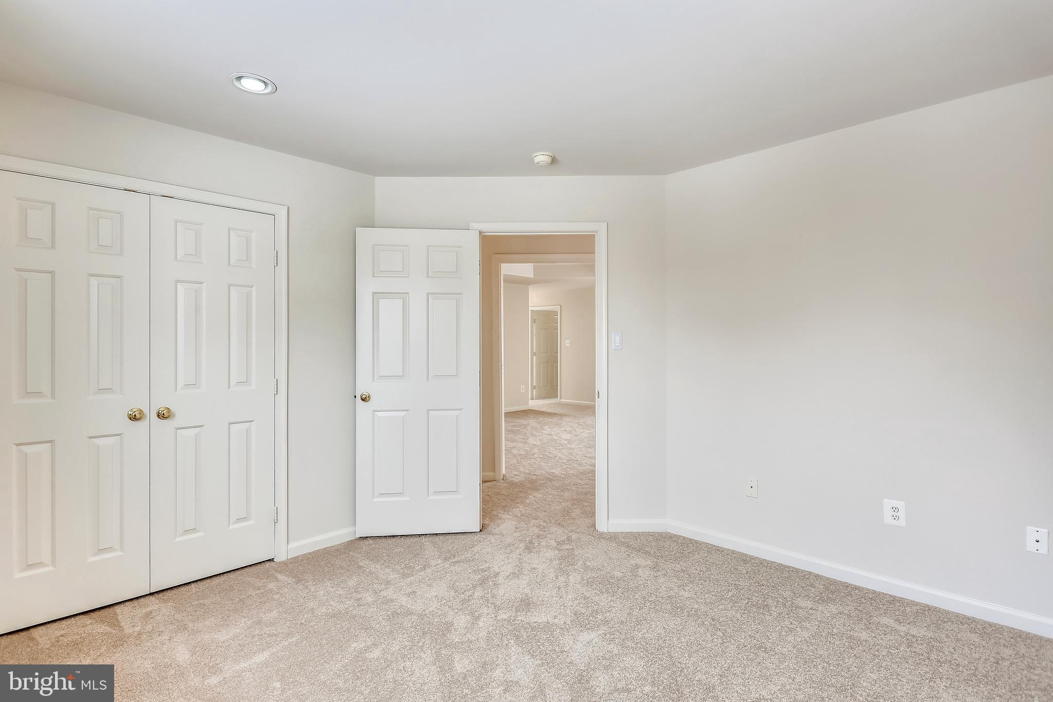 WALNUT RIDGE - Residential Lease