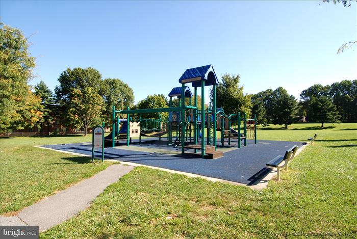 MANOR WOODS - Residential