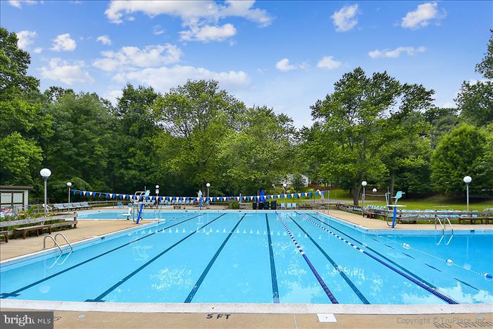 MANOR WOODS - Residential