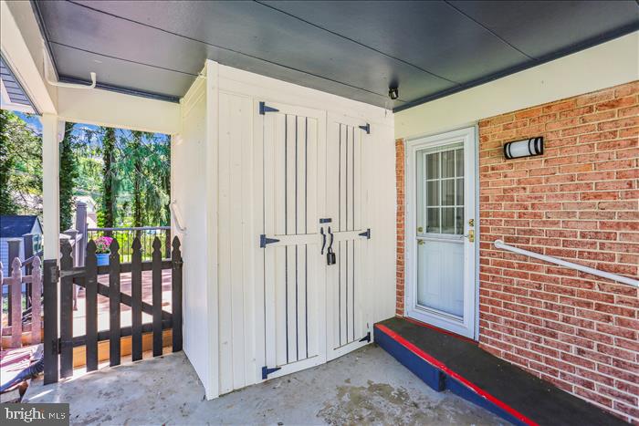 MANOR WOODS - Residential