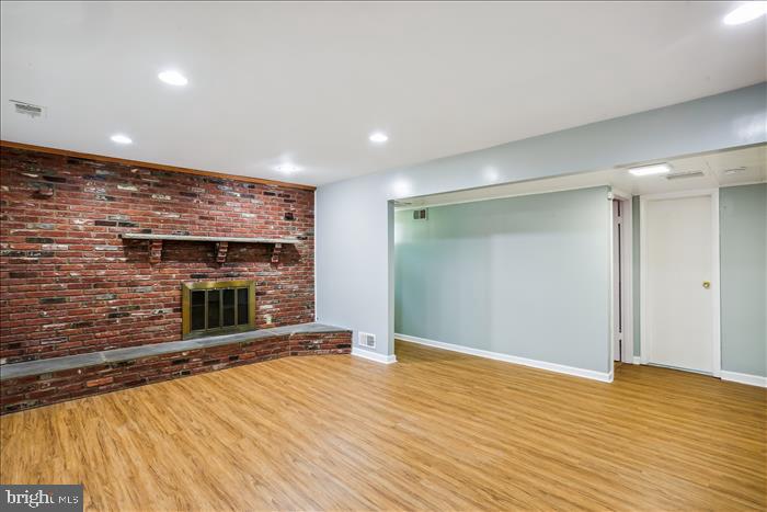 MANOR WOODS - Residential