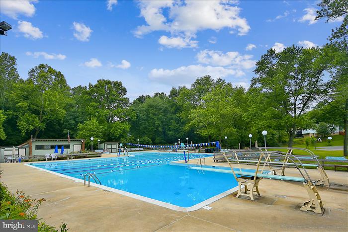 MANOR WOODS - Residential