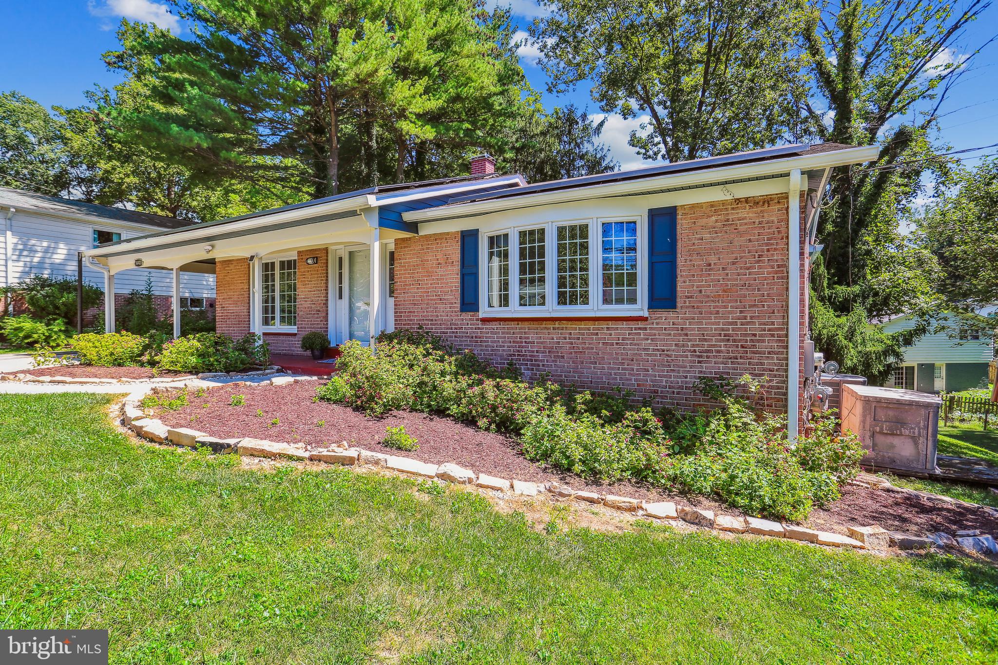 MANOR WOODS - Residential