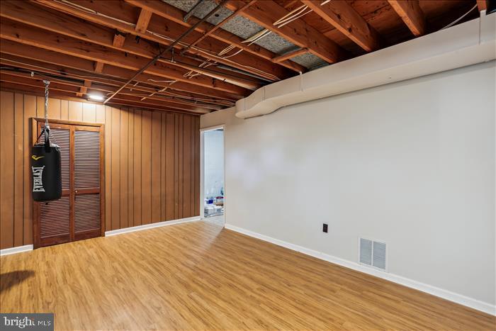 MANOR WOODS - Residential