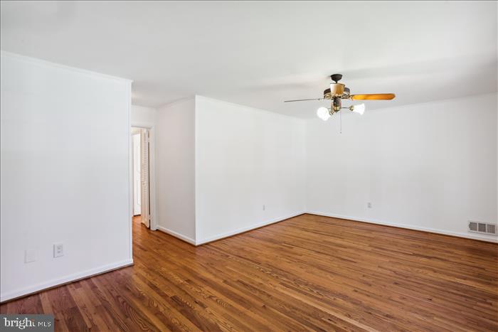 MANOR WOODS - Residential