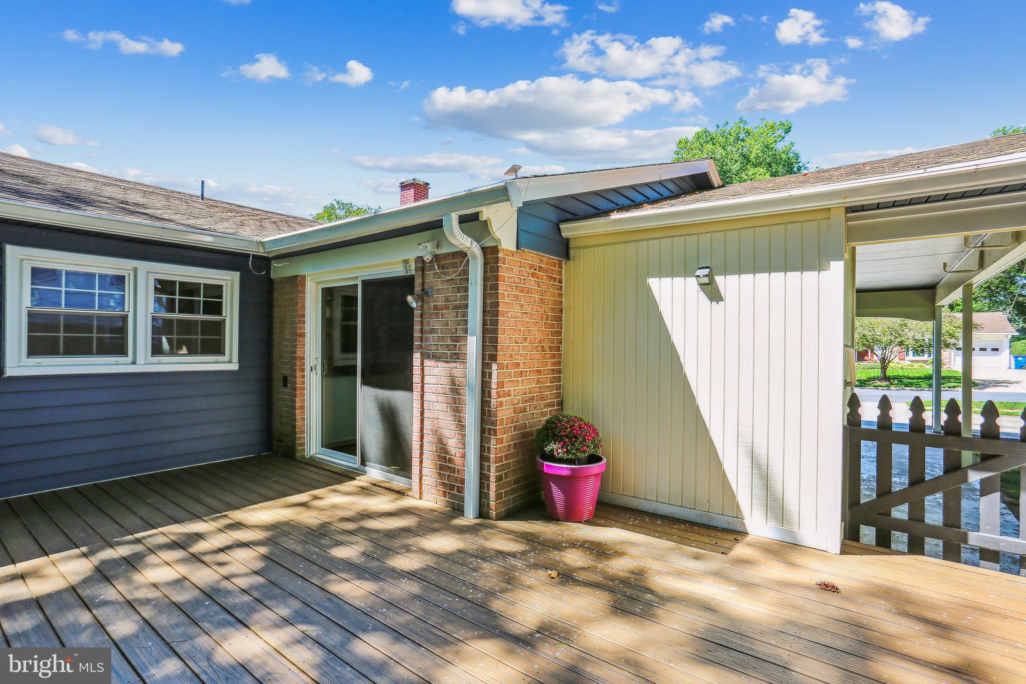 MANOR WOODS - Residential