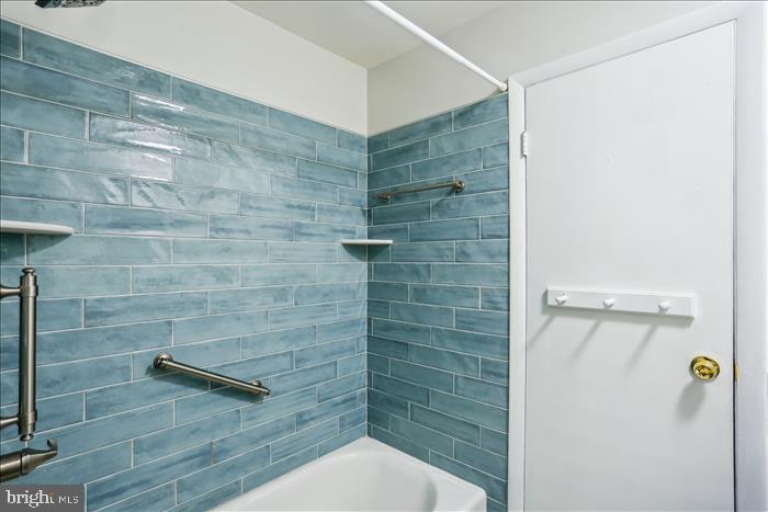 MANOR WOODS - Residential