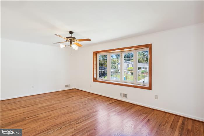 MANOR WOODS - Residential