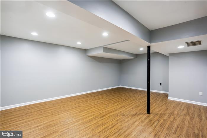 MANOR WOODS - Residential