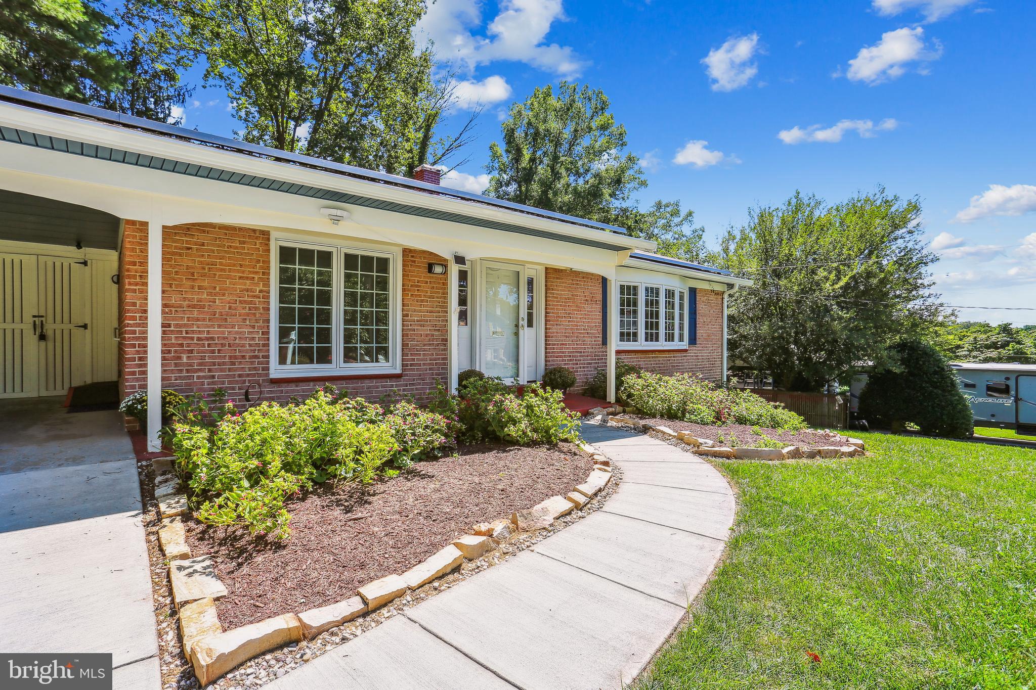 MANOR WOODS - Residential