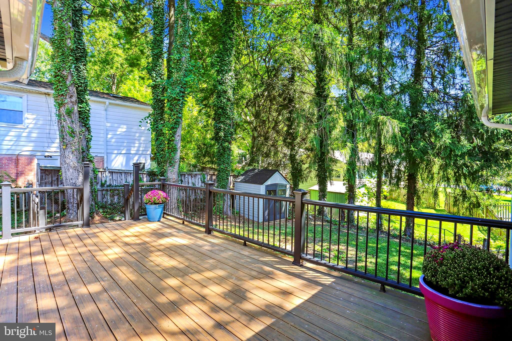 MANOR WOODS - Residential