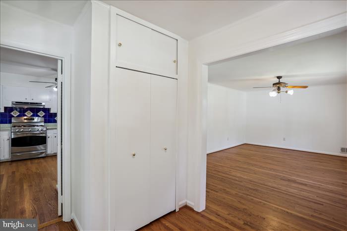 MANOR WOODS - Residential